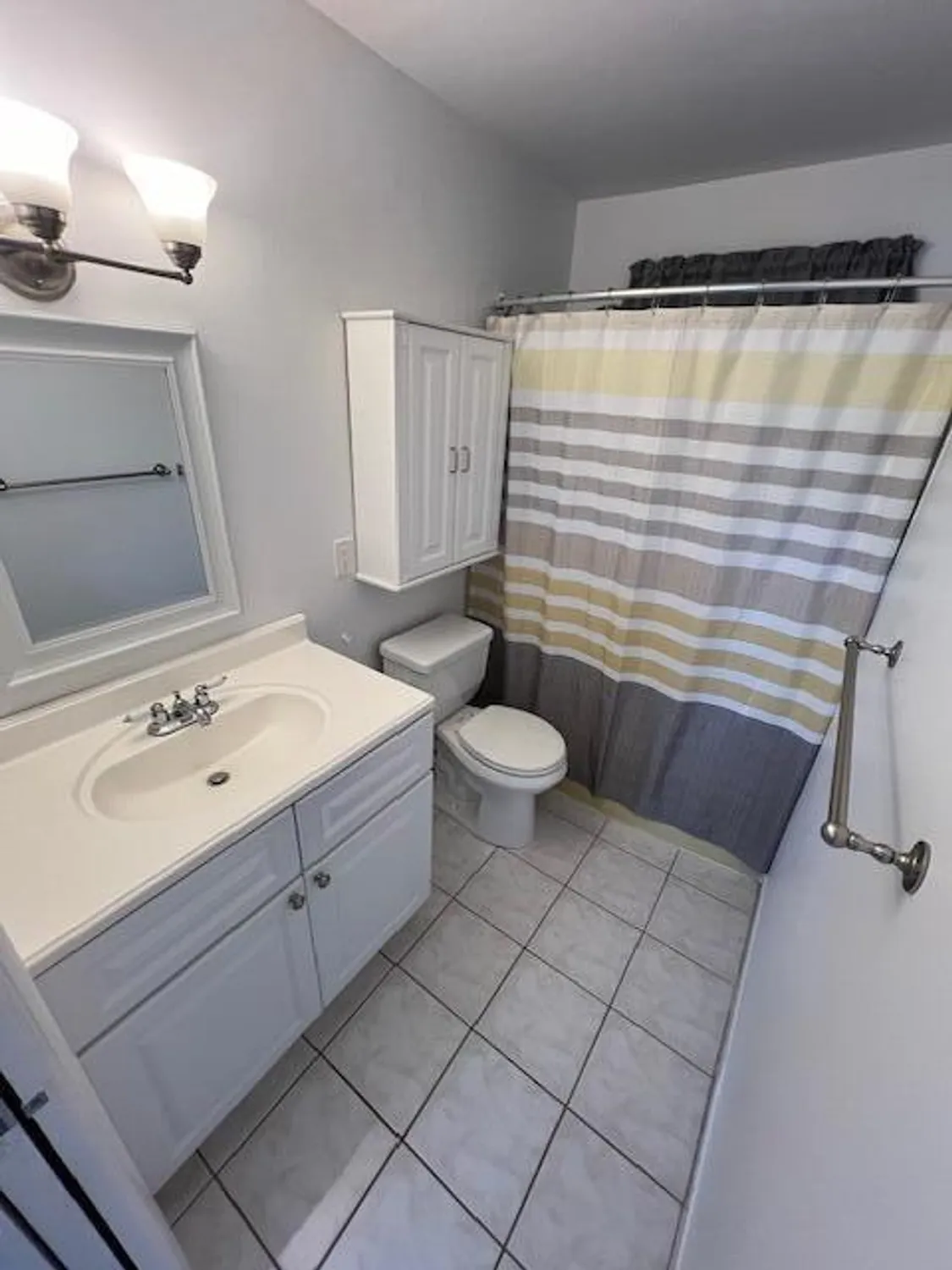 Property Slideshow image 18 of 35 | 2805 crosley dr b, West Palm Beach, FL, 33415
