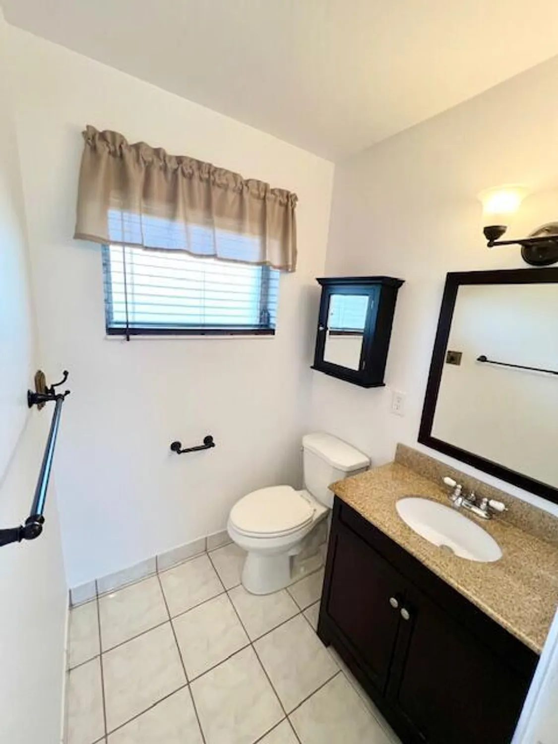 Property Slideshow image 14 of 35 | 2805 crosley dr b, West Palm Beach, FL, 33415