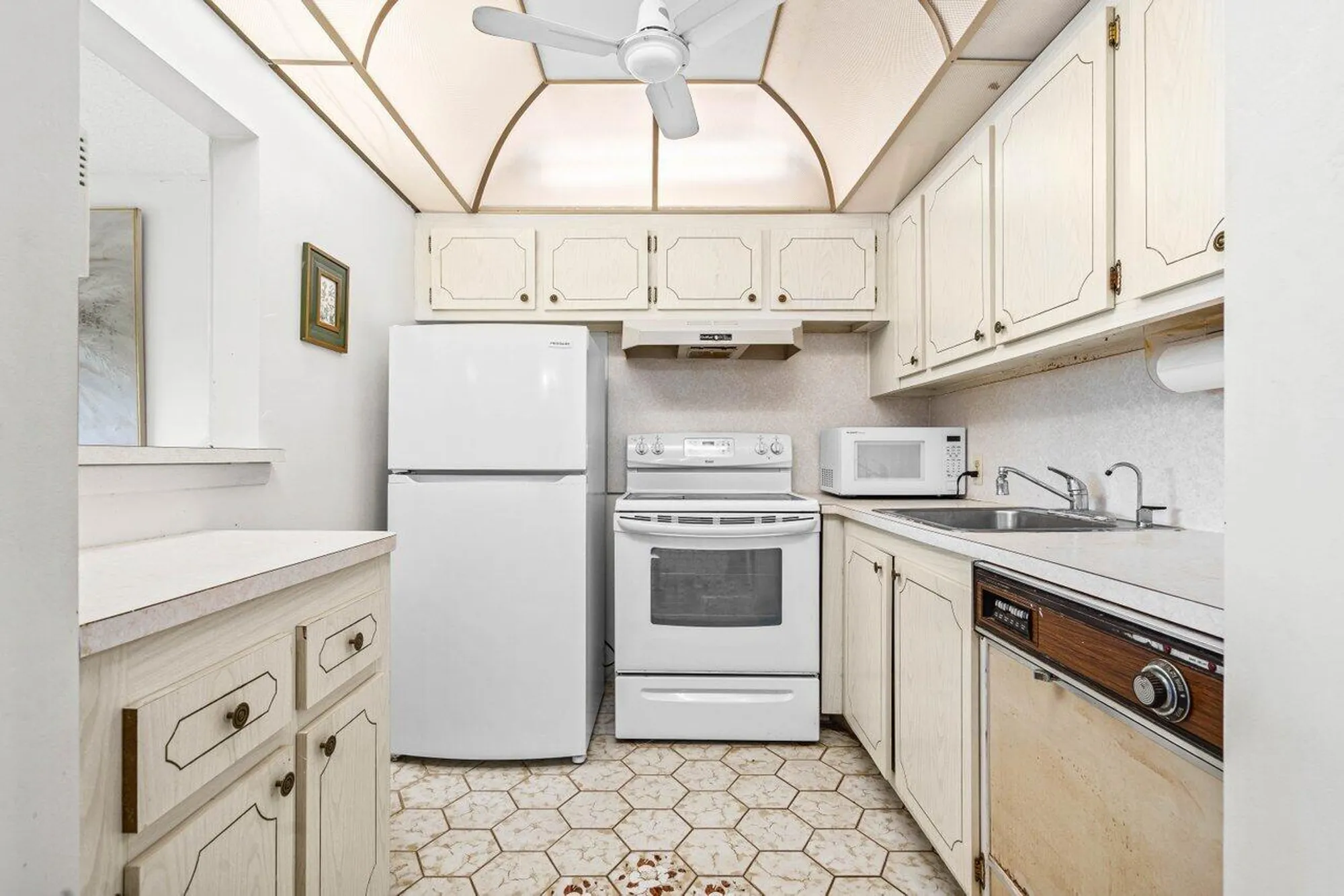 Property Slideshow image 9 of 23 | 105 brighton c, Boca Raton, FL, 33434