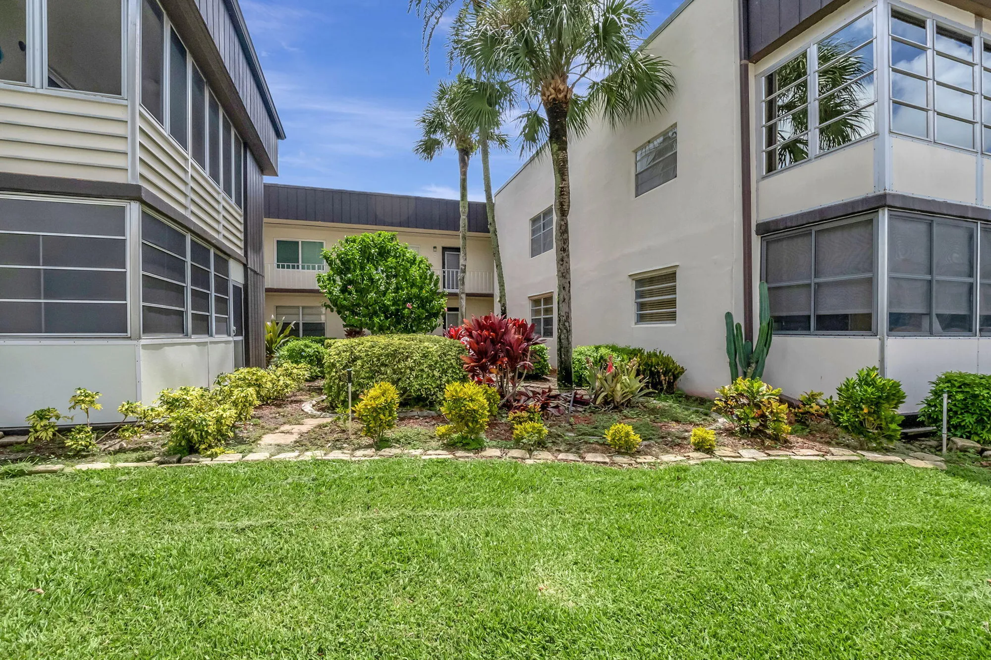 Property Slideshow image 24 of 56 | 479 burgundy j, Delray Beach, FL, 33484
