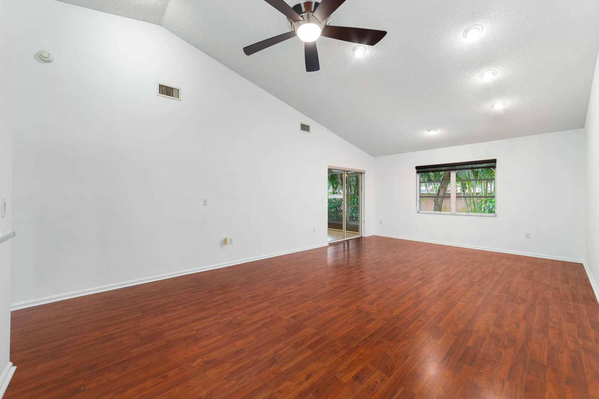 Property Slideshow image 4 of 28 | 9904 summerbrook ter c, Boynton Beach, FL, 33437