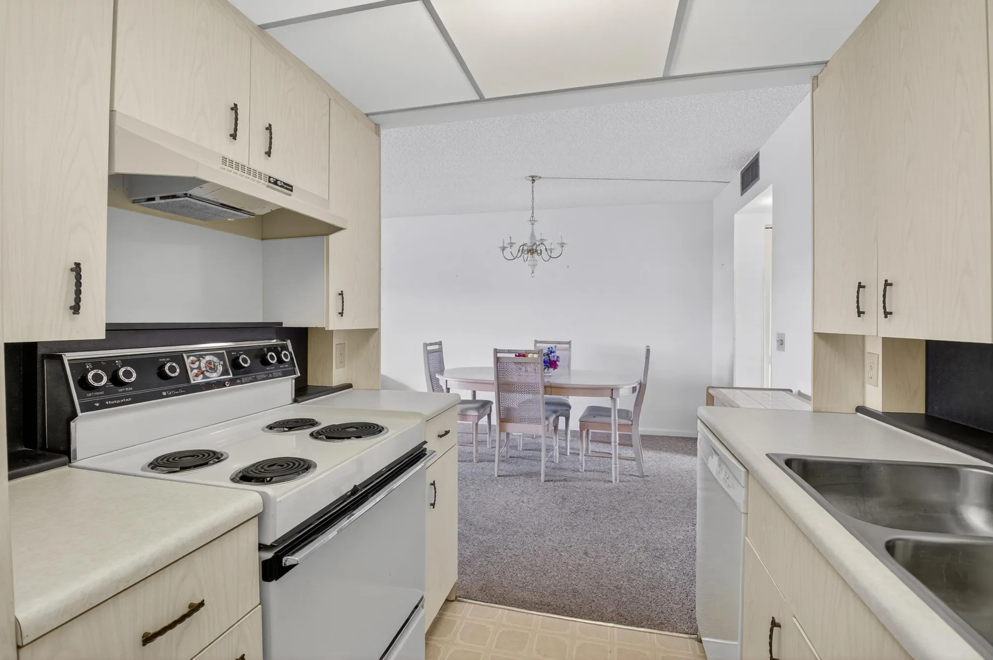 Property Slideshow image 20 of 85 | 4093 wolverton e unit e, Boca Raton, FL, 33434