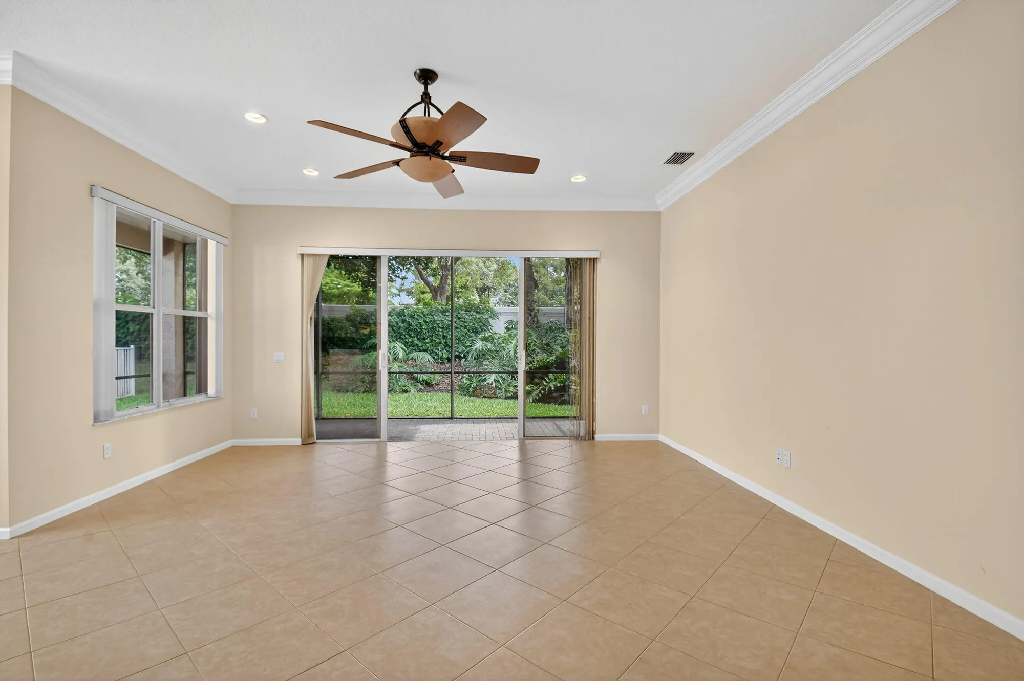 Property Slideshow image 12 of 83 | 8191 playa del sur blvd, Lake Worth, FL, 33467