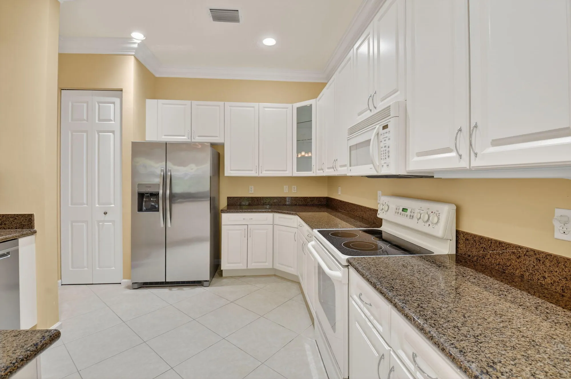 Property Slideshow image 16 of 83 | 8191 playa del sur blvd, Lake Worth, FL, 33467