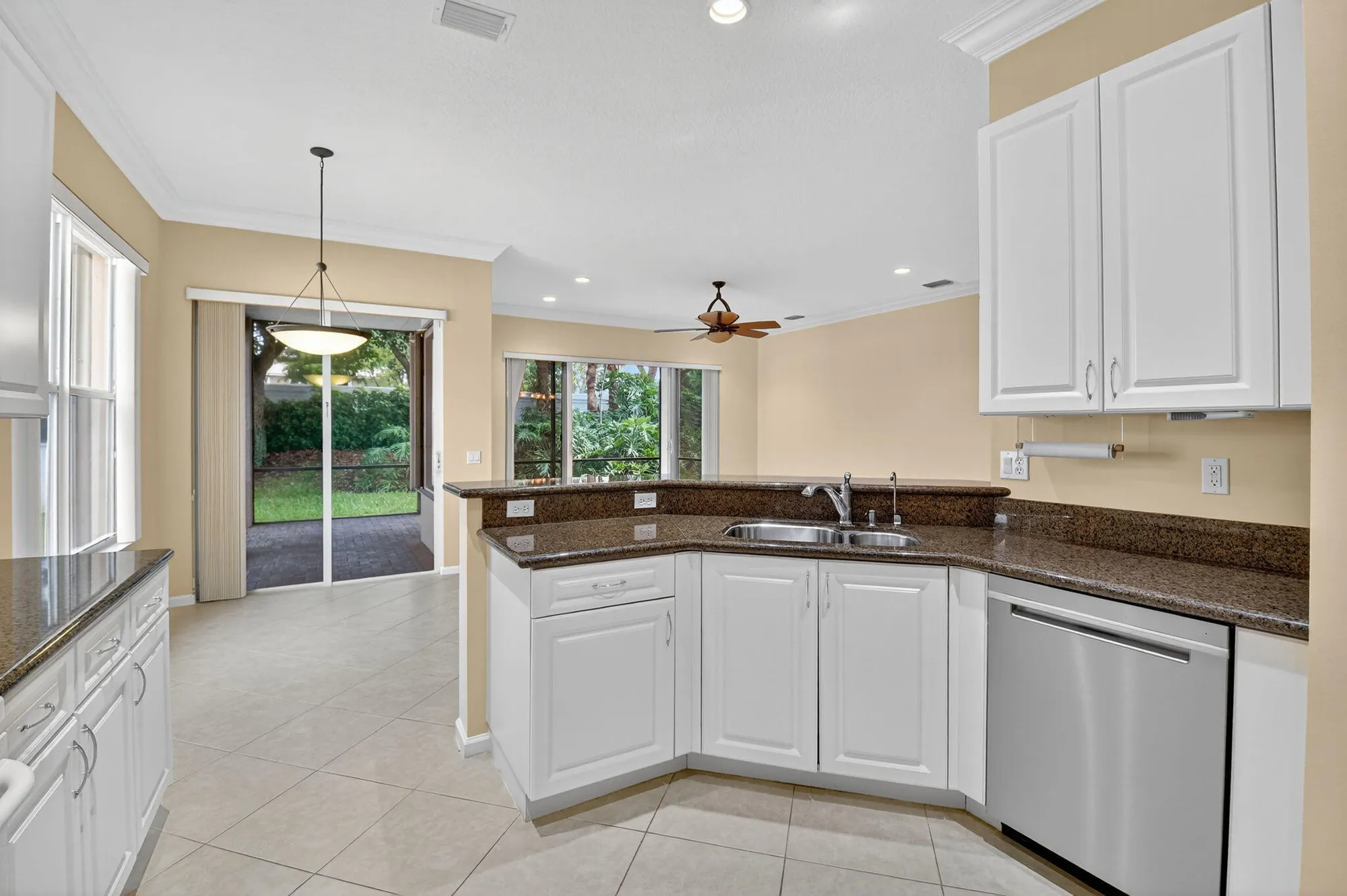 Property Slideshow image 18 of 83 | 8191 playa del sur blvd, Lake Worth, FL, 33467