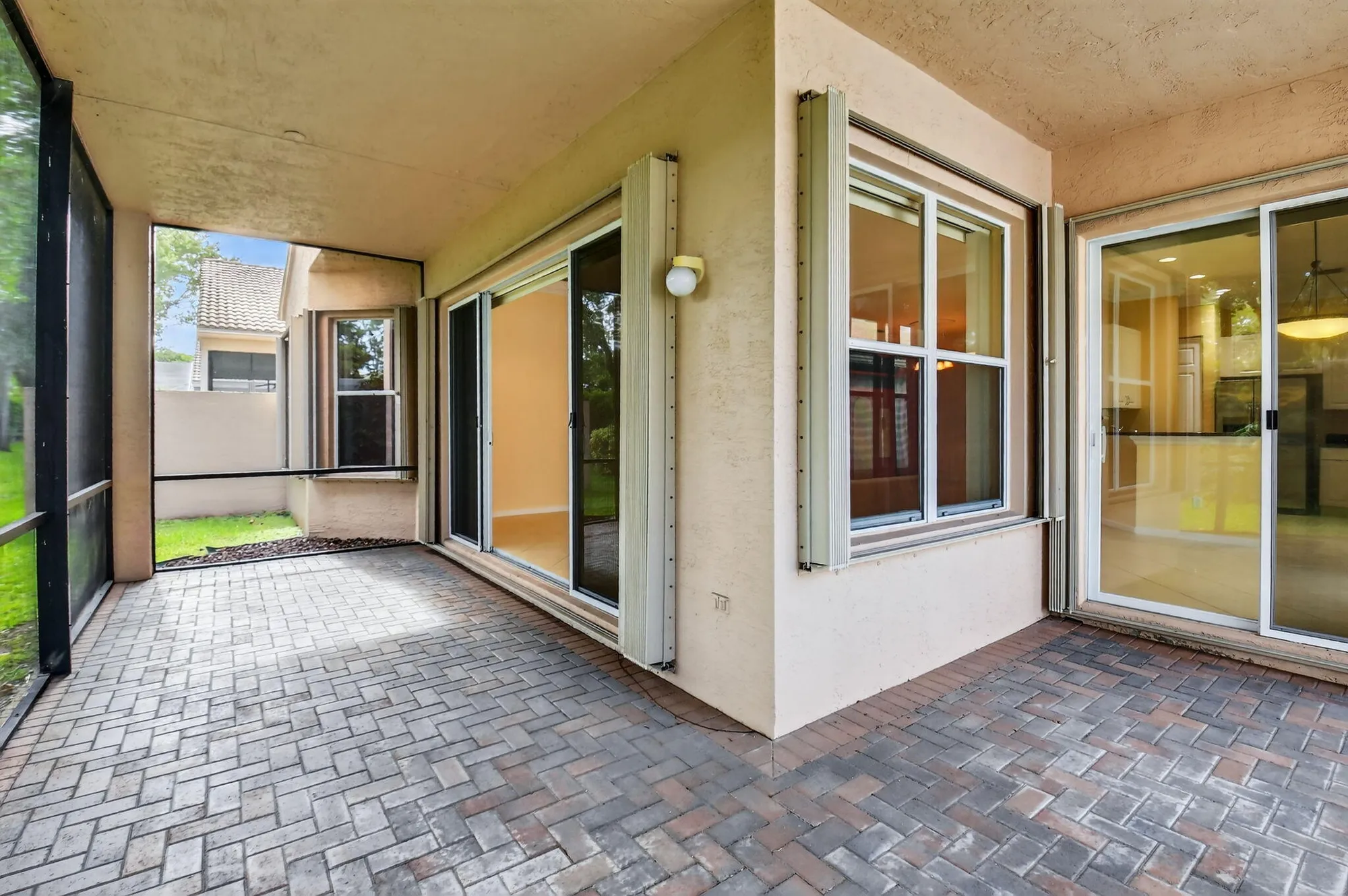 Property Slideshow image 37 of 83 | 8191 playa del sur blvd, Lake Worth, FL, 33467