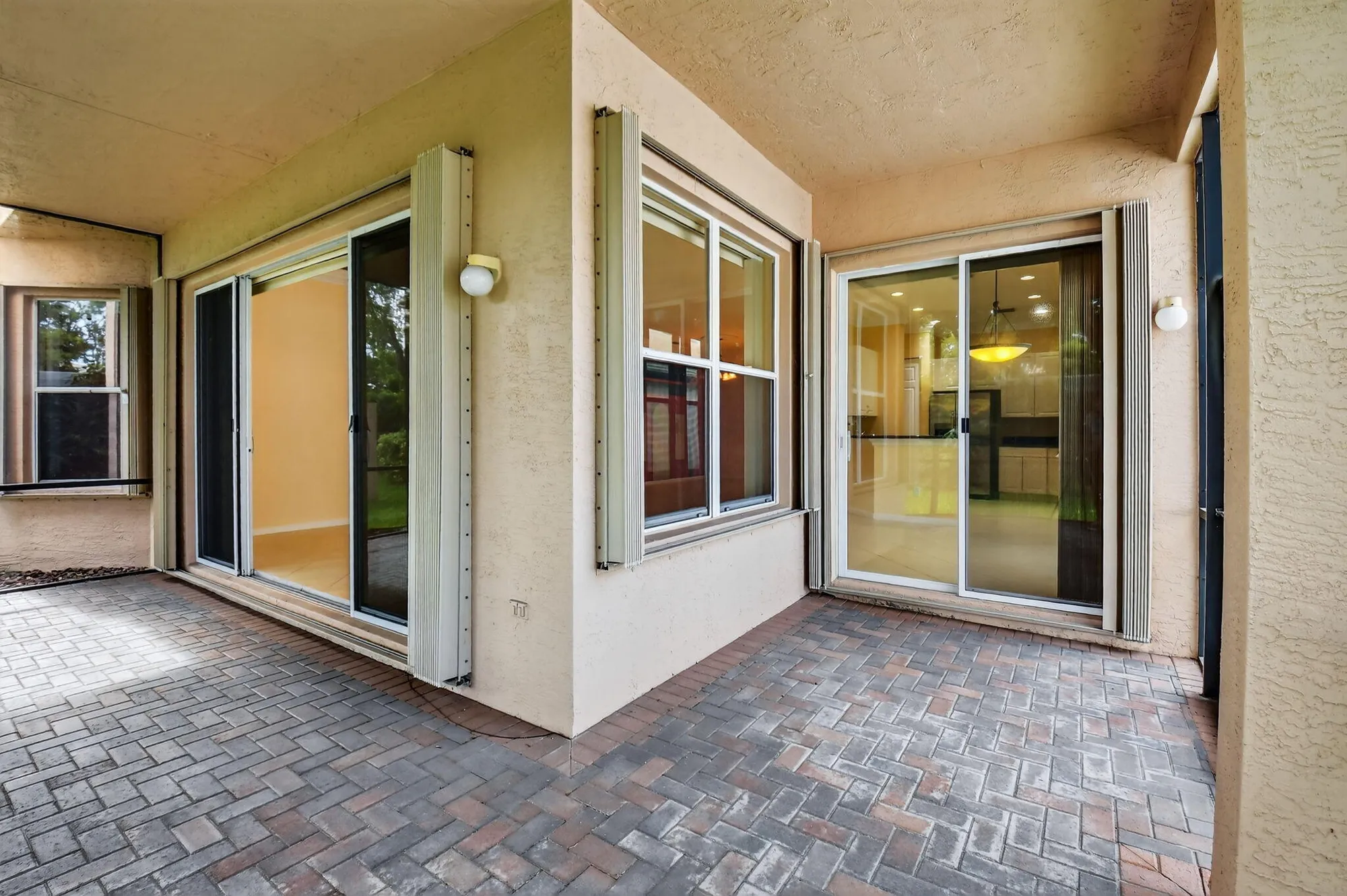 Property Slideshow image 38 of 83 | 8191 playa del sur blvd, Lake Worth, FL, 33467