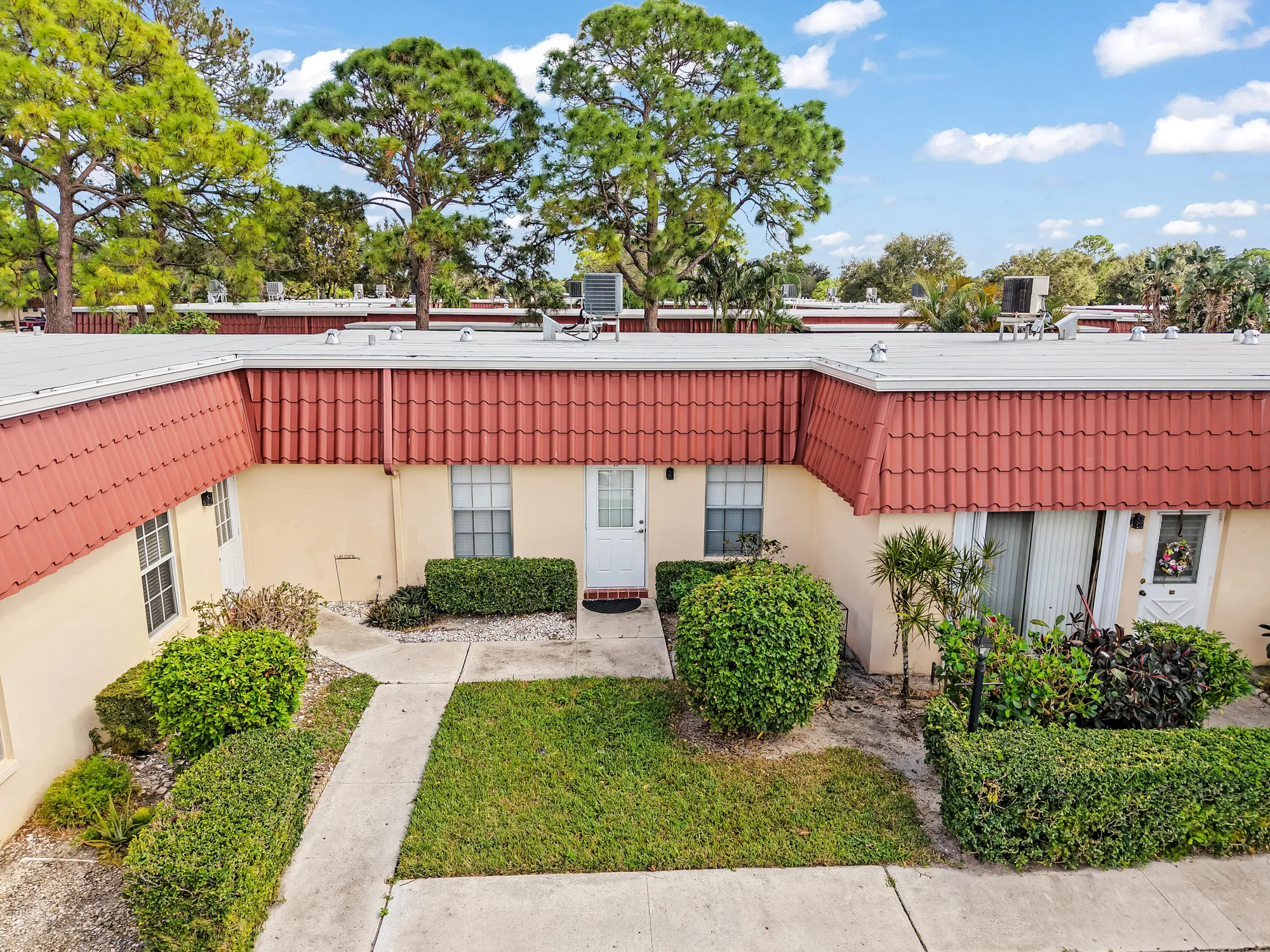 Property Slideshow image 2 of 25 | 871 worcester ln, Lake Worth, FL, 33467