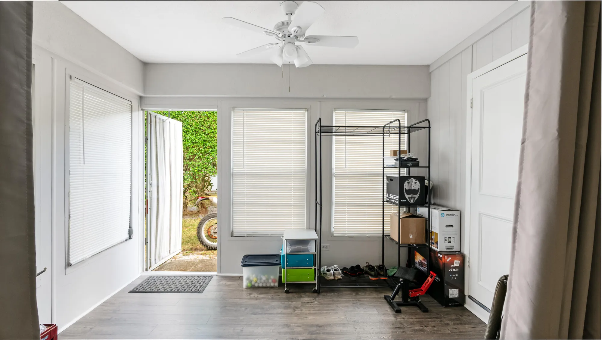 Property Slideshow image 9 of 25 | 871 worcester ln, Lake Worth, FL, 33467