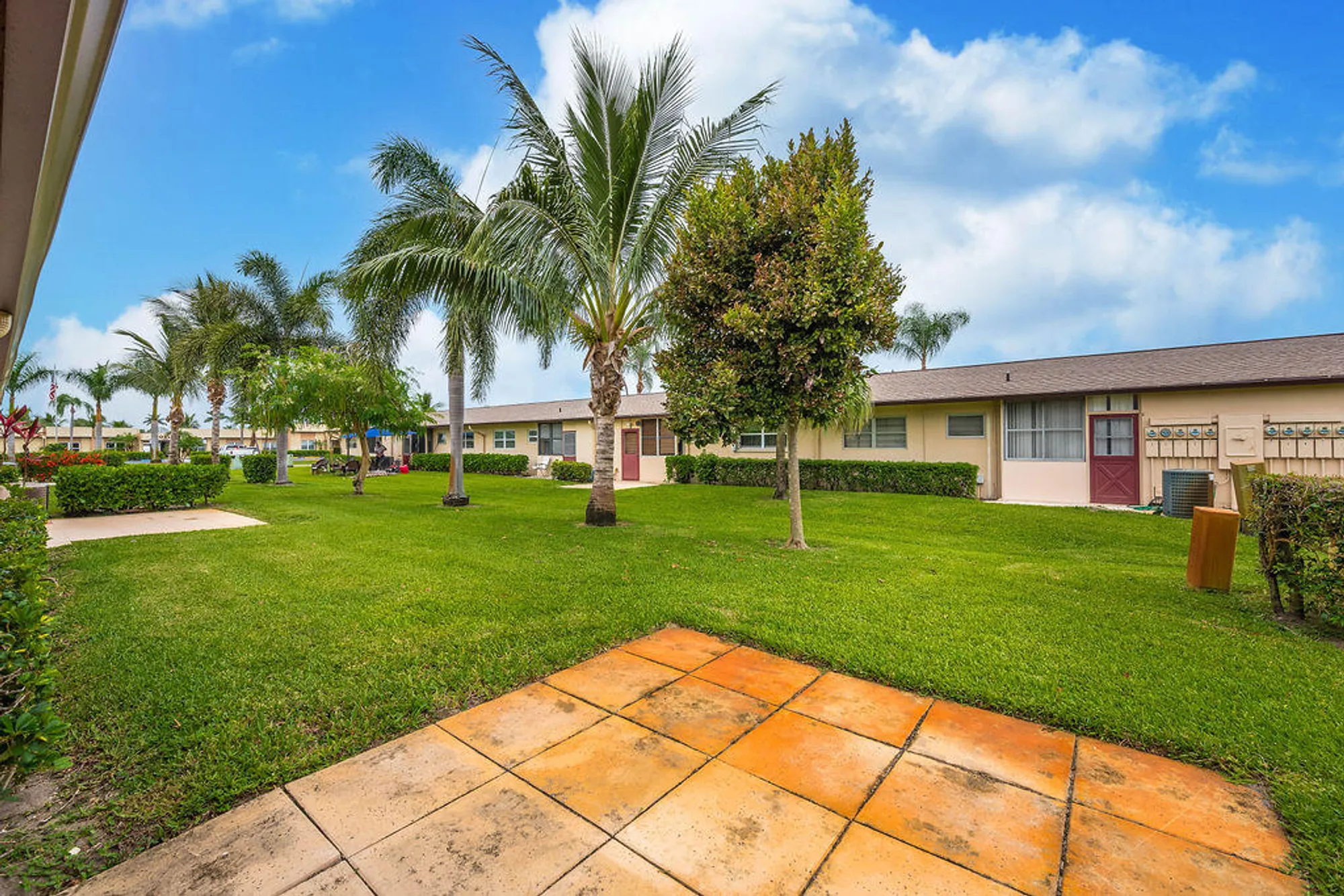 Property Slideshow image 26 of 32 | 2995 crosley dr w, West Palm Beach, FL, 33415