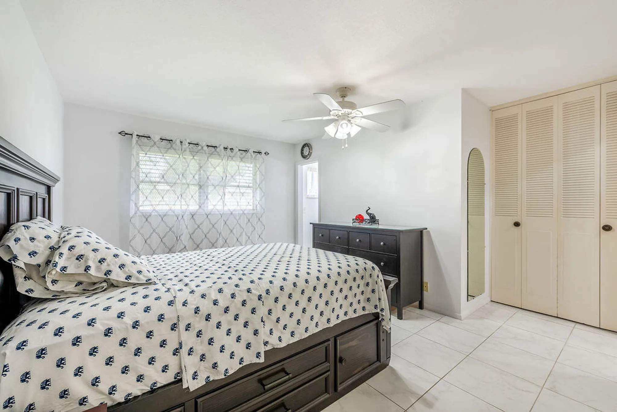 Property Slideshow image 12 of 32 | 2995 crosley dr w, West Palm Beach, FL, 33415