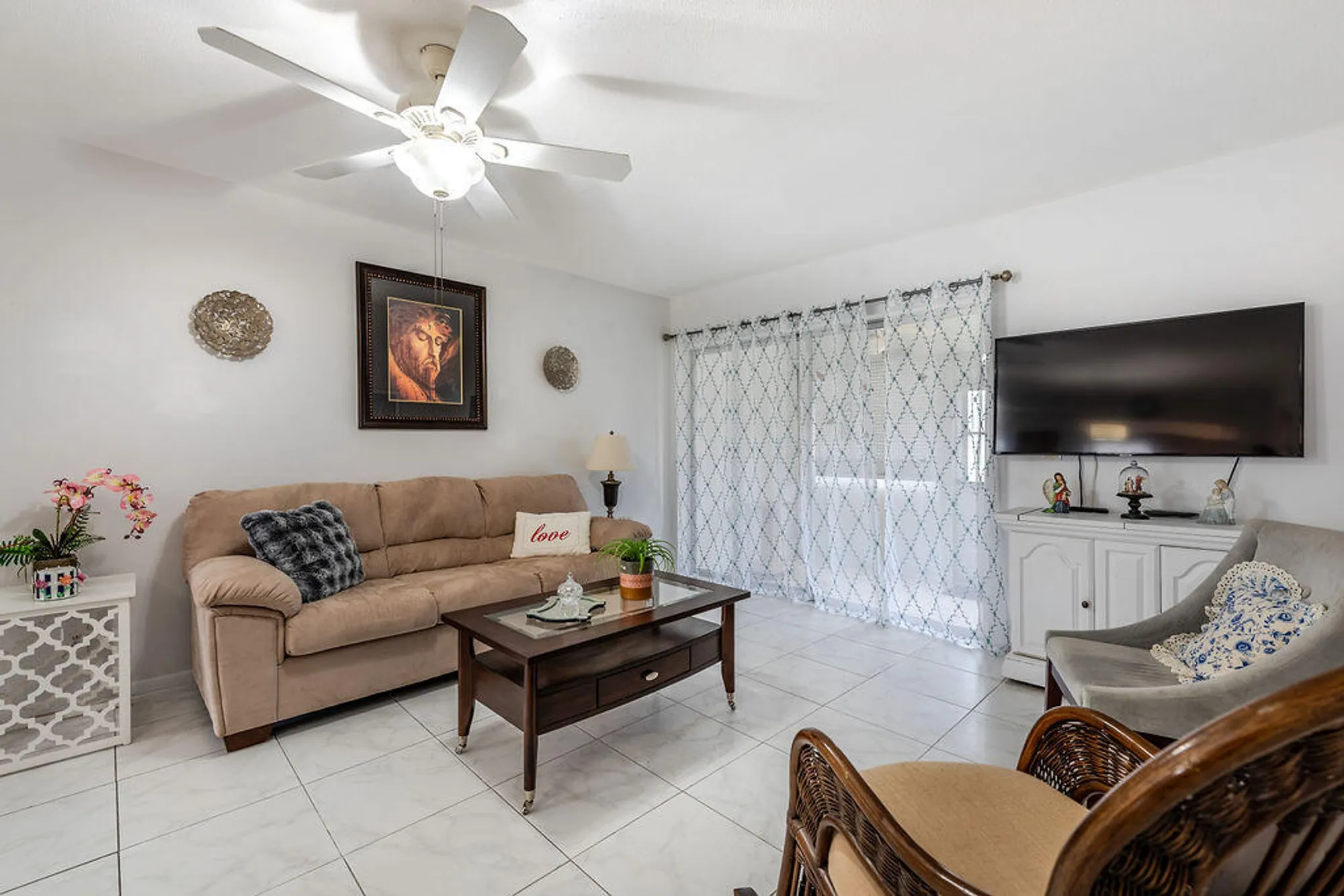 Property Slideshow image 7 of 32 | 2995 crosley dr w, West Palm Beach, FL, 33415