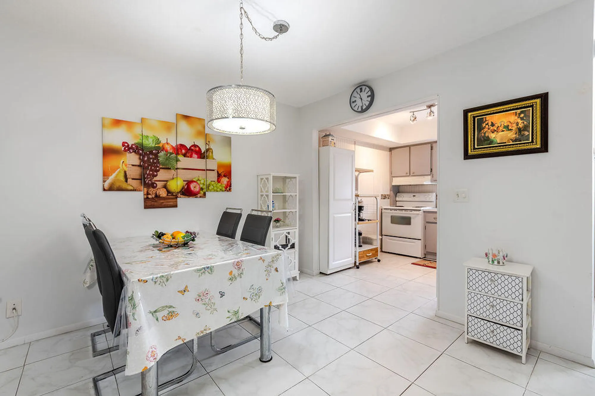 Property Slideshow image 6 of 32 | 2995 crosley dr w, West Palm Beach, FL, 33415