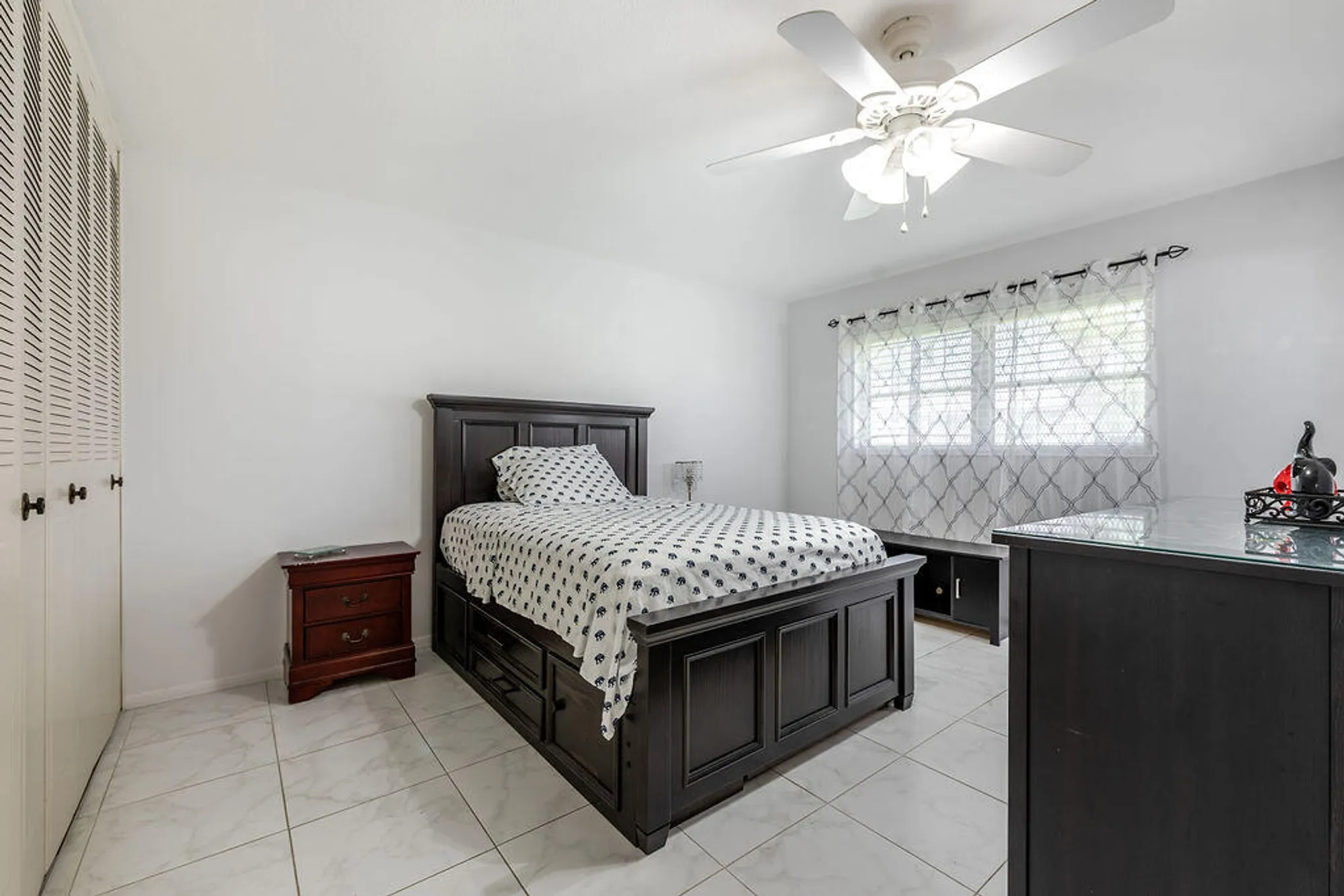 Property Slideshow image 17 of 32 | 2995 crosley dr w, West Palm Beach, FL, 33415