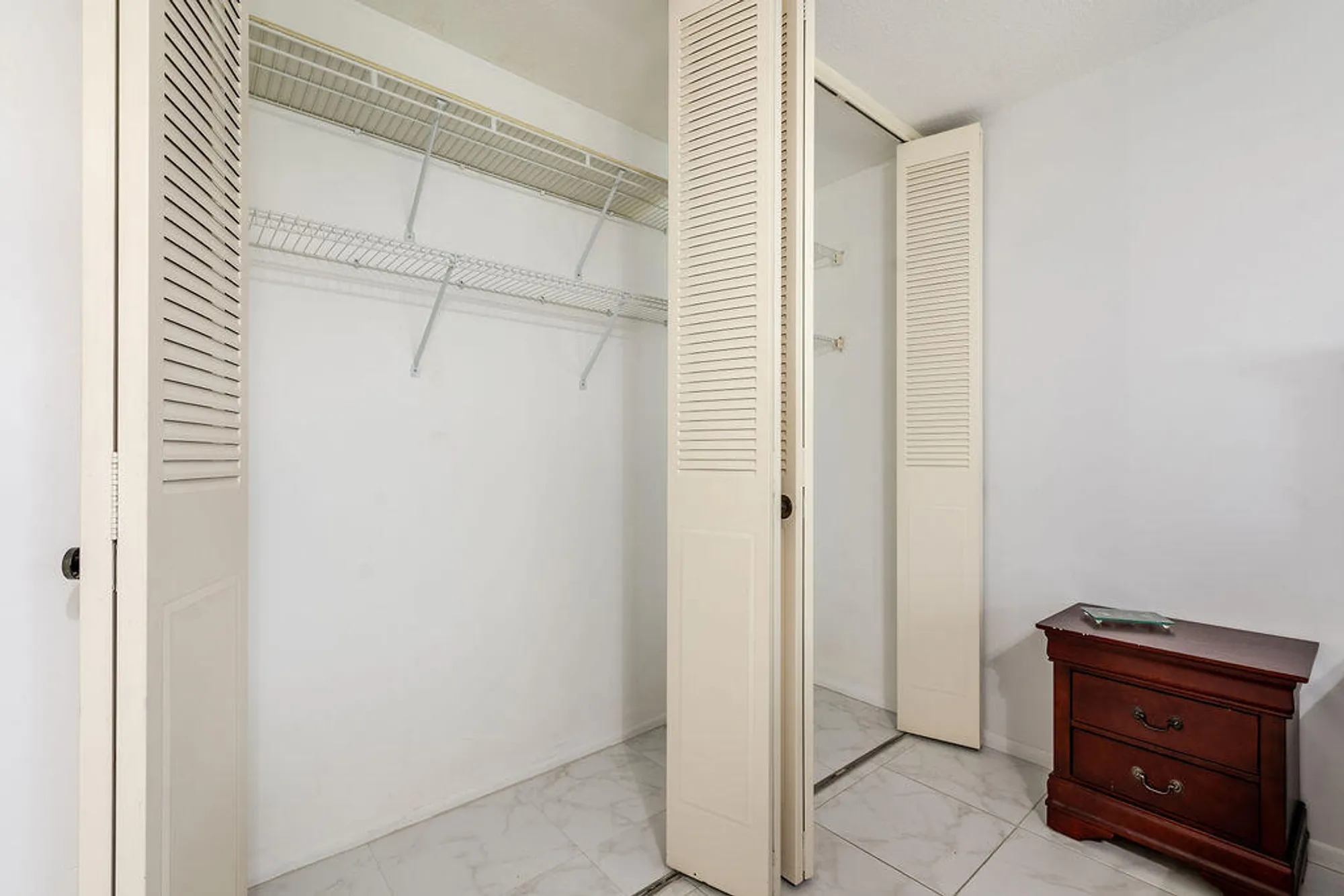 Property Slideshow image 19 of 32 | 2995 crosley dr w, West Palm Beach, FL, 33415