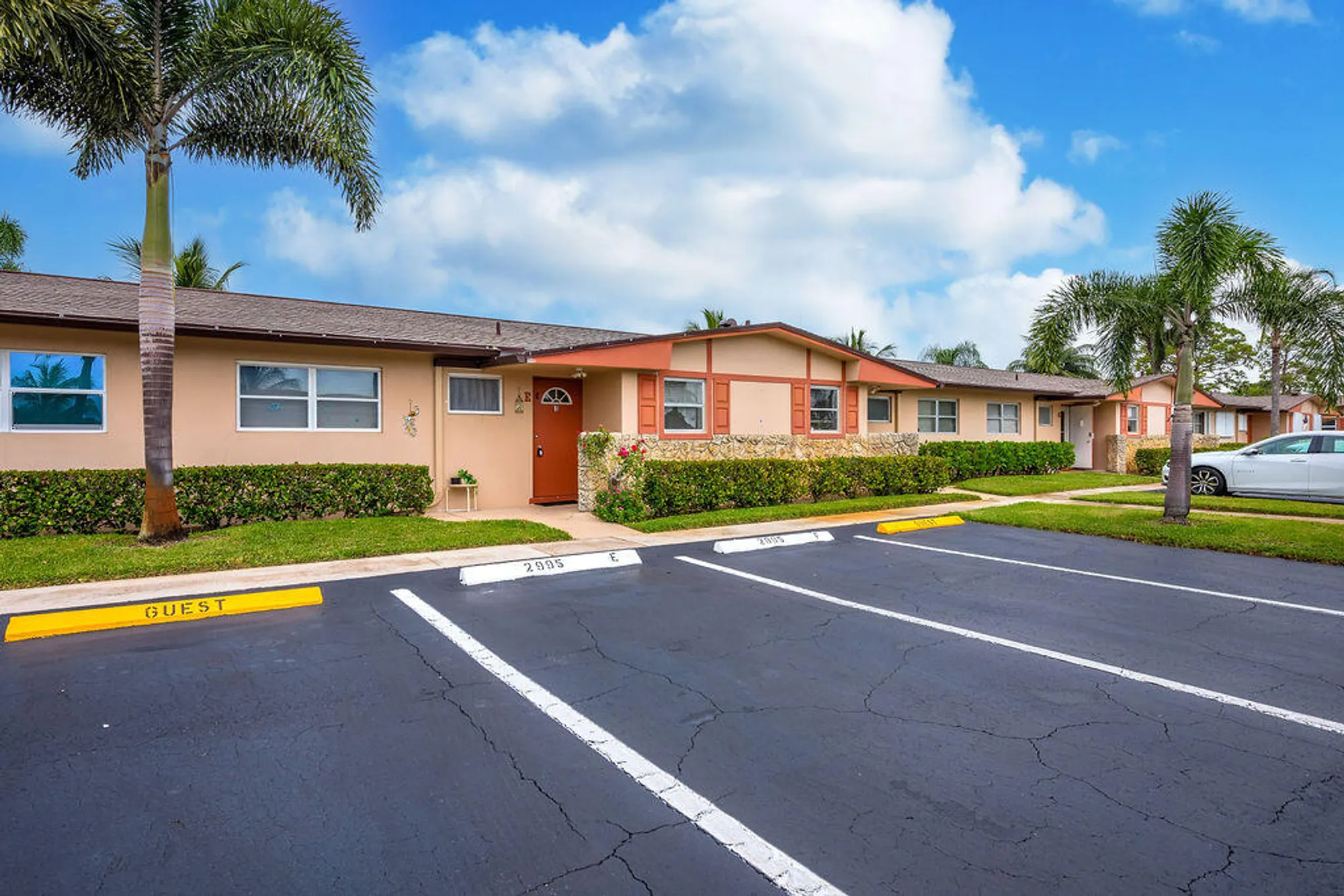 Property Slideshow image 28 of 32 | 2995 crosley dr w, West Palm Beach, FL, 33415