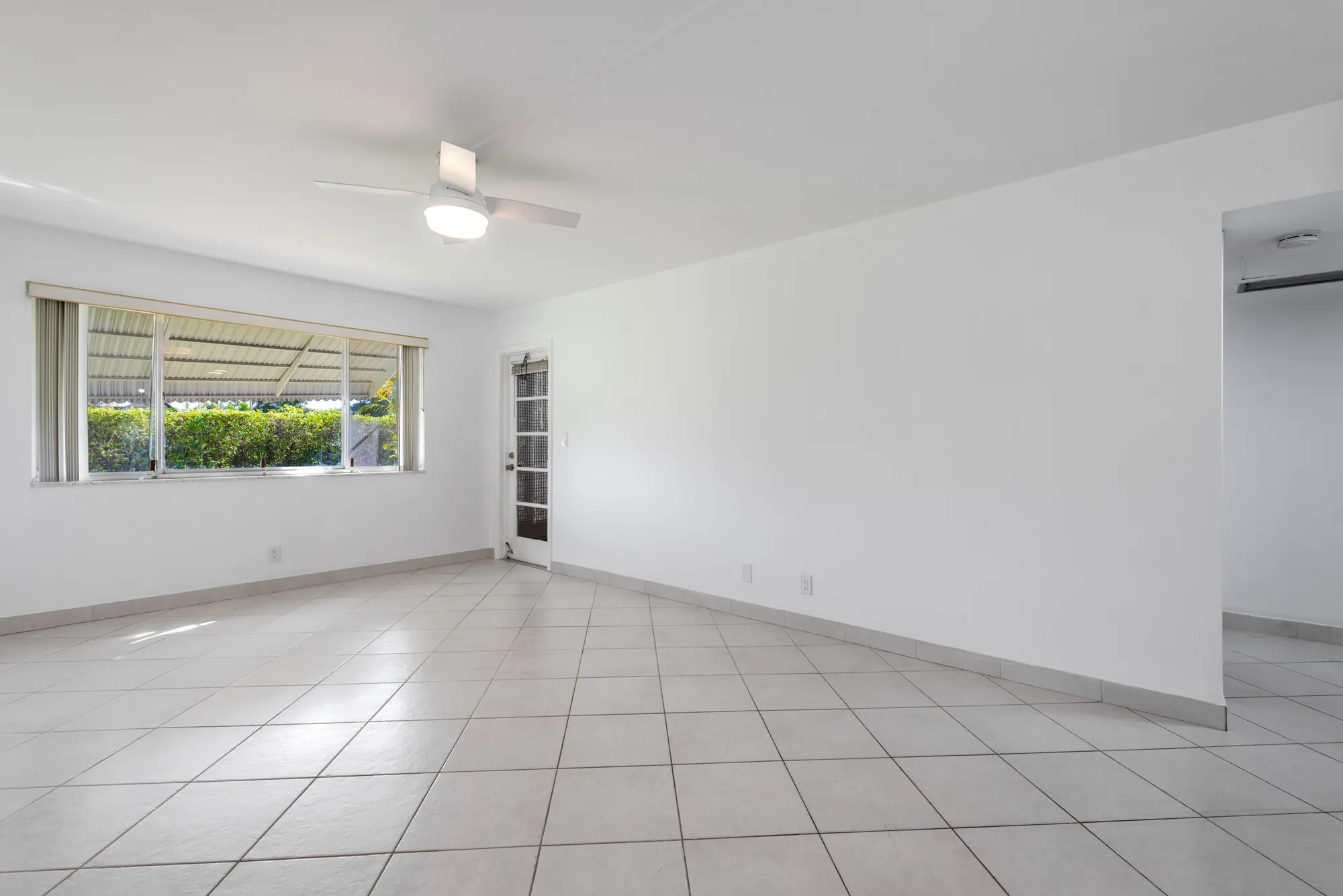 Property Slideshow image 9 of 13 | 2991 garden dr 106, Lake Worth, FL, 33461