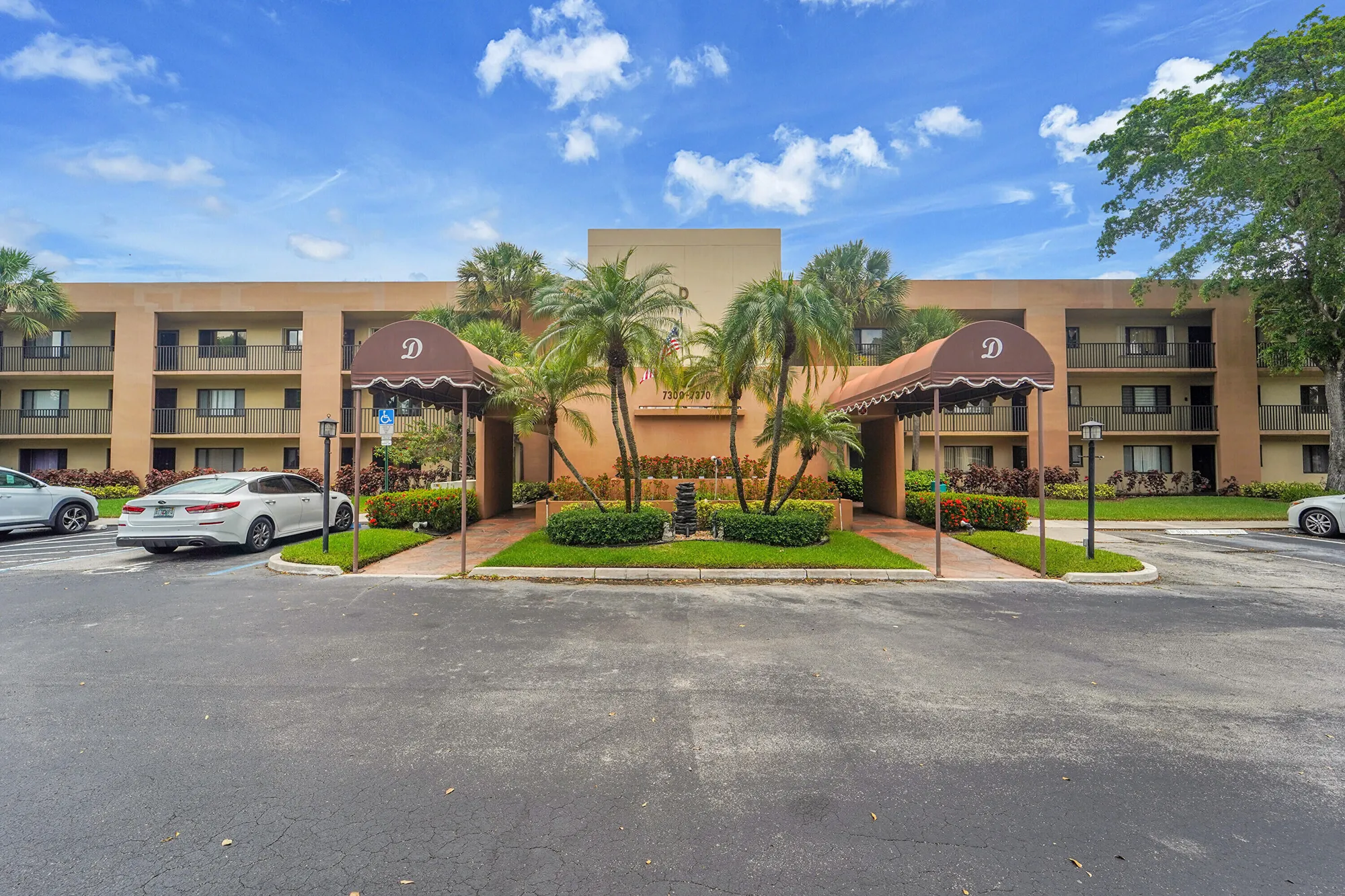 Property Slideshow image 1 of 35 | 7342 ashmont cir 203, Tamarac, FL, 33321