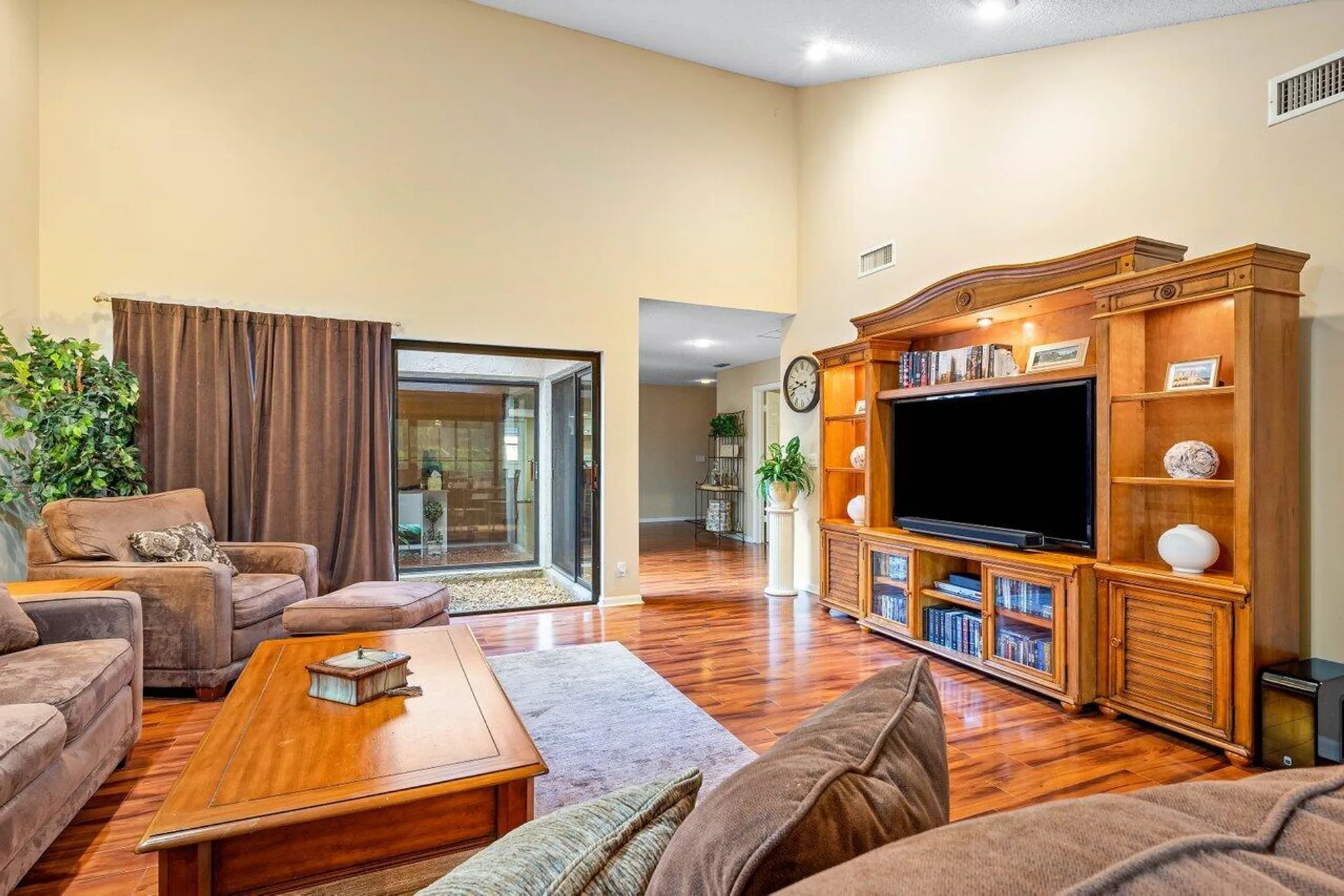 Property Slideshow image 11 of 51 | 11110 applegate cir, Boynton Beach, FL, 33437