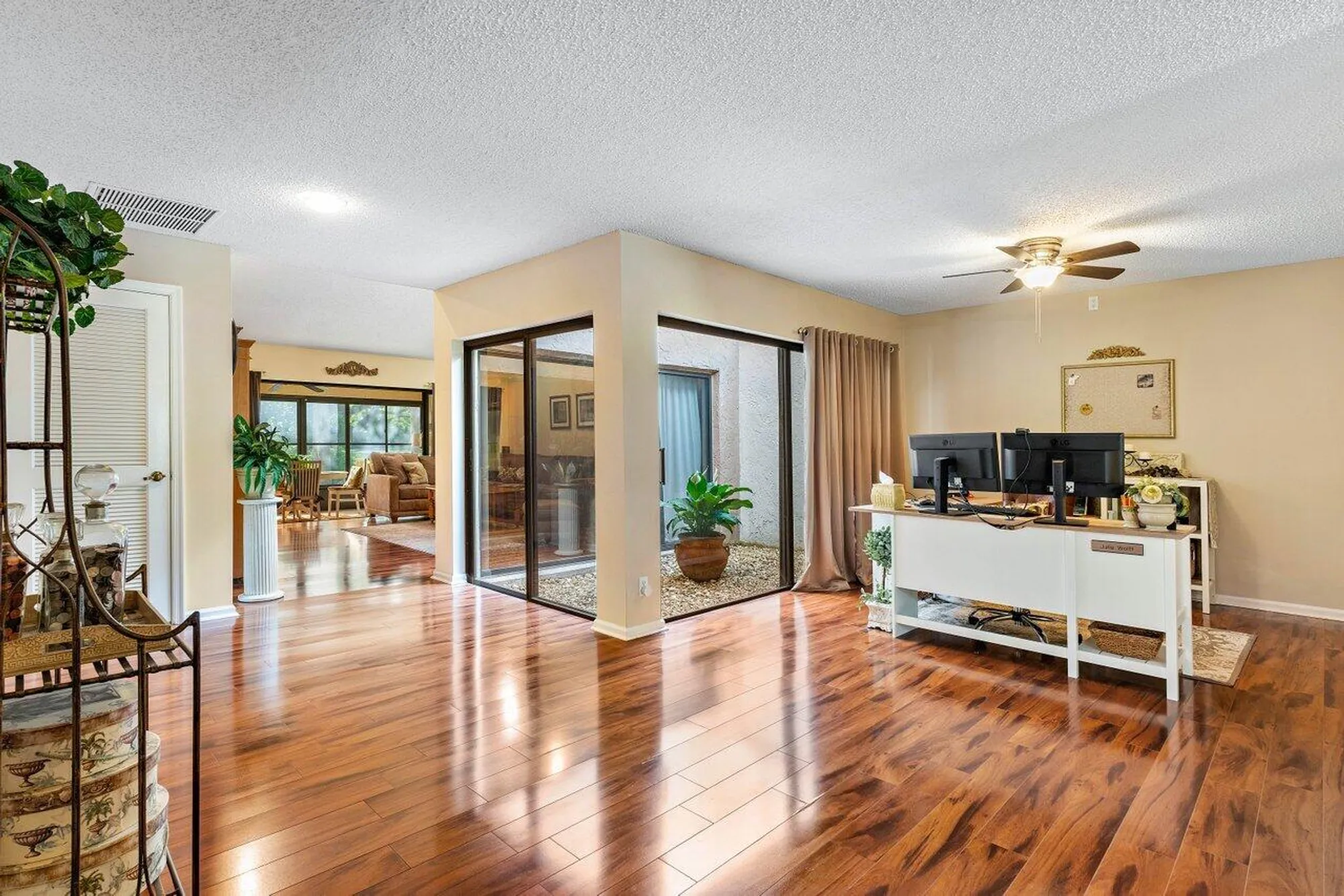 Property Slideshow image 13 of 51 | 11110 applegate cir, Boynton Beach, FL, 33437
