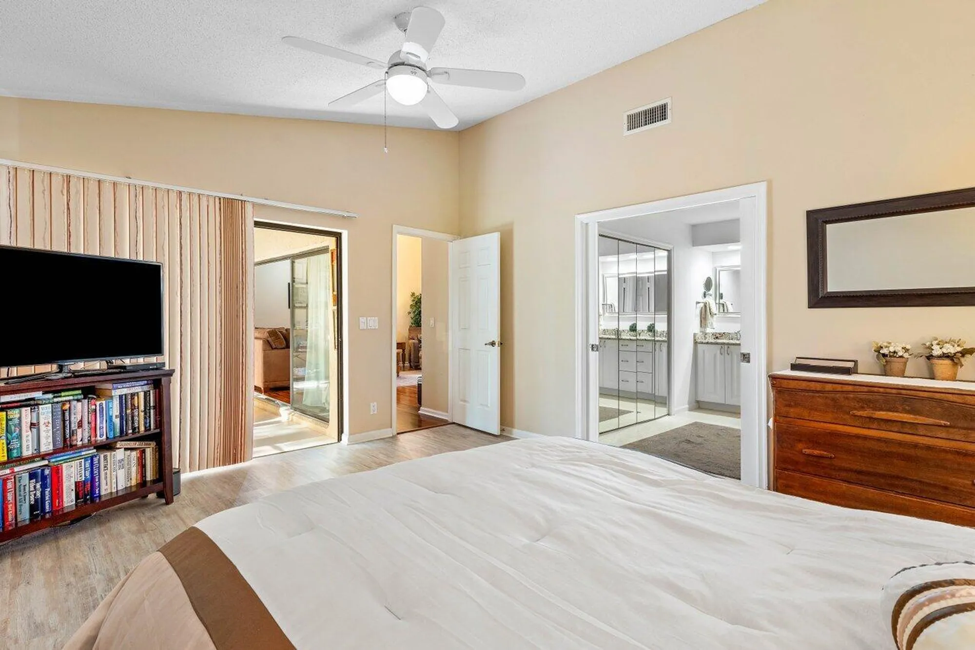 Property Slideshow image 24 of 51 | 11110 applegate cir, Boynton Beach, FL, 33437