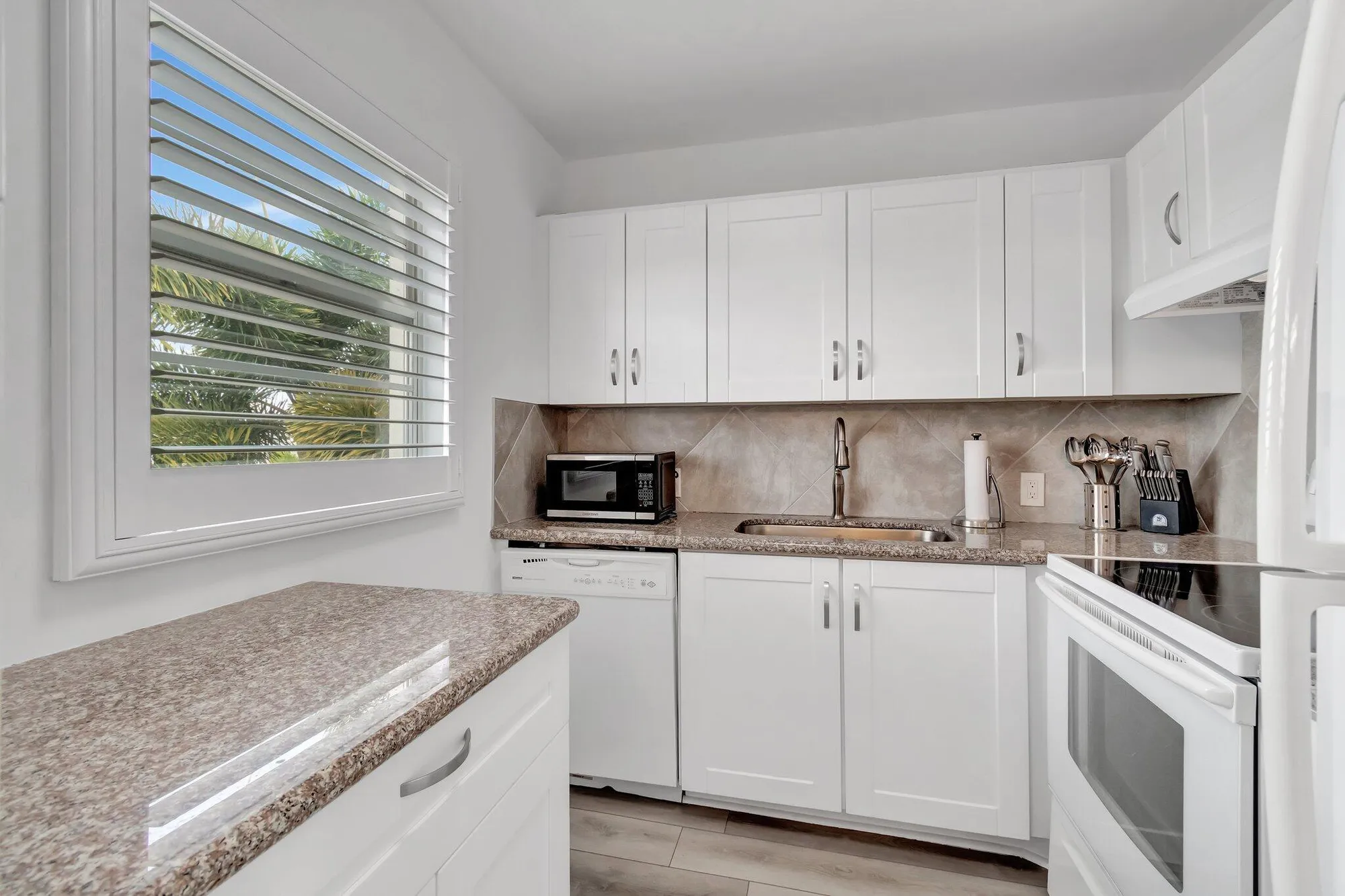Property Slideshow image 18 of 84 | 239 brighton f, Boca Raton, FL, 33434