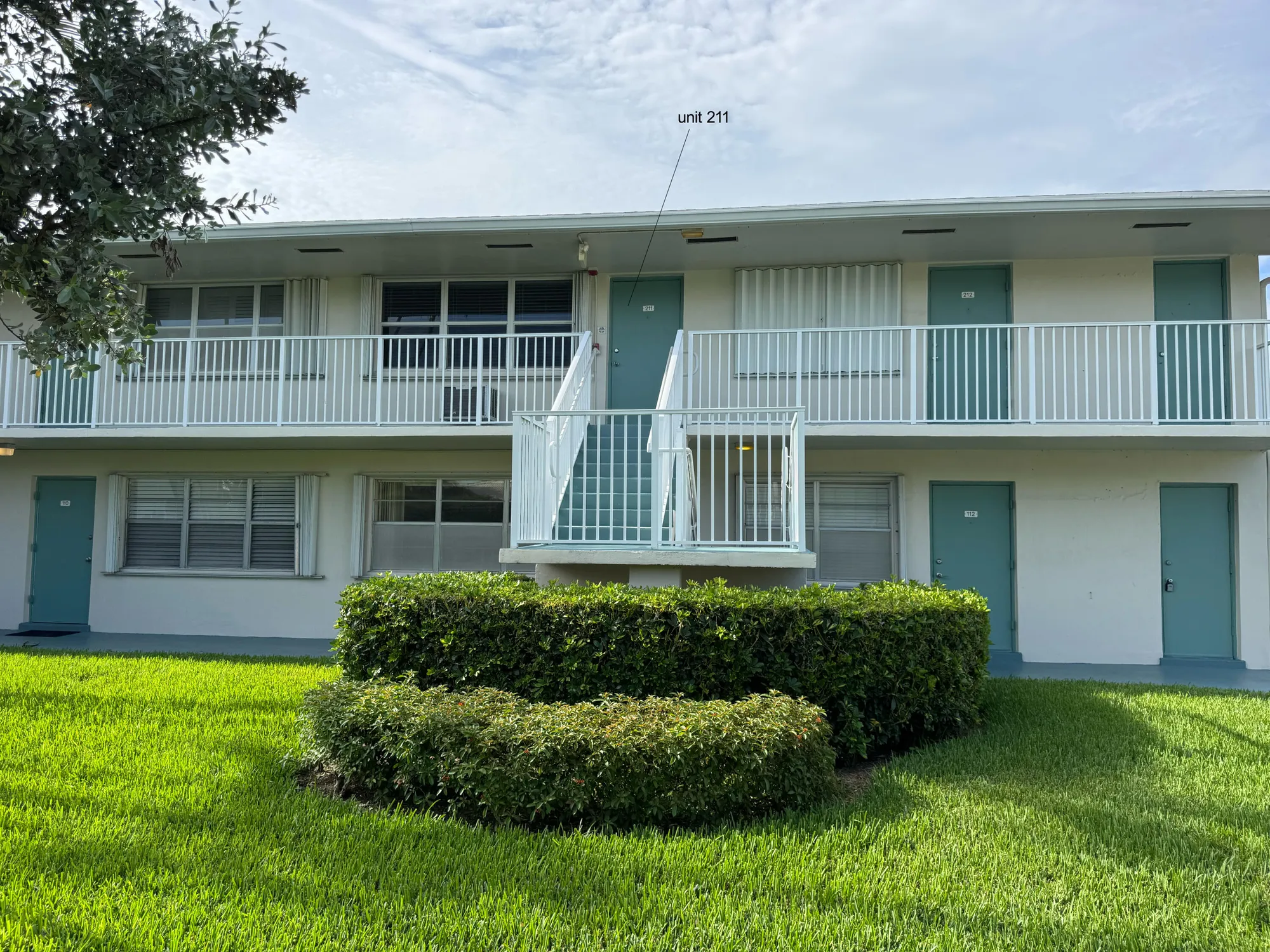 Property Slideshow image 2 of 38 | 880 horizons 211, Boynton Beach, FL, 33435