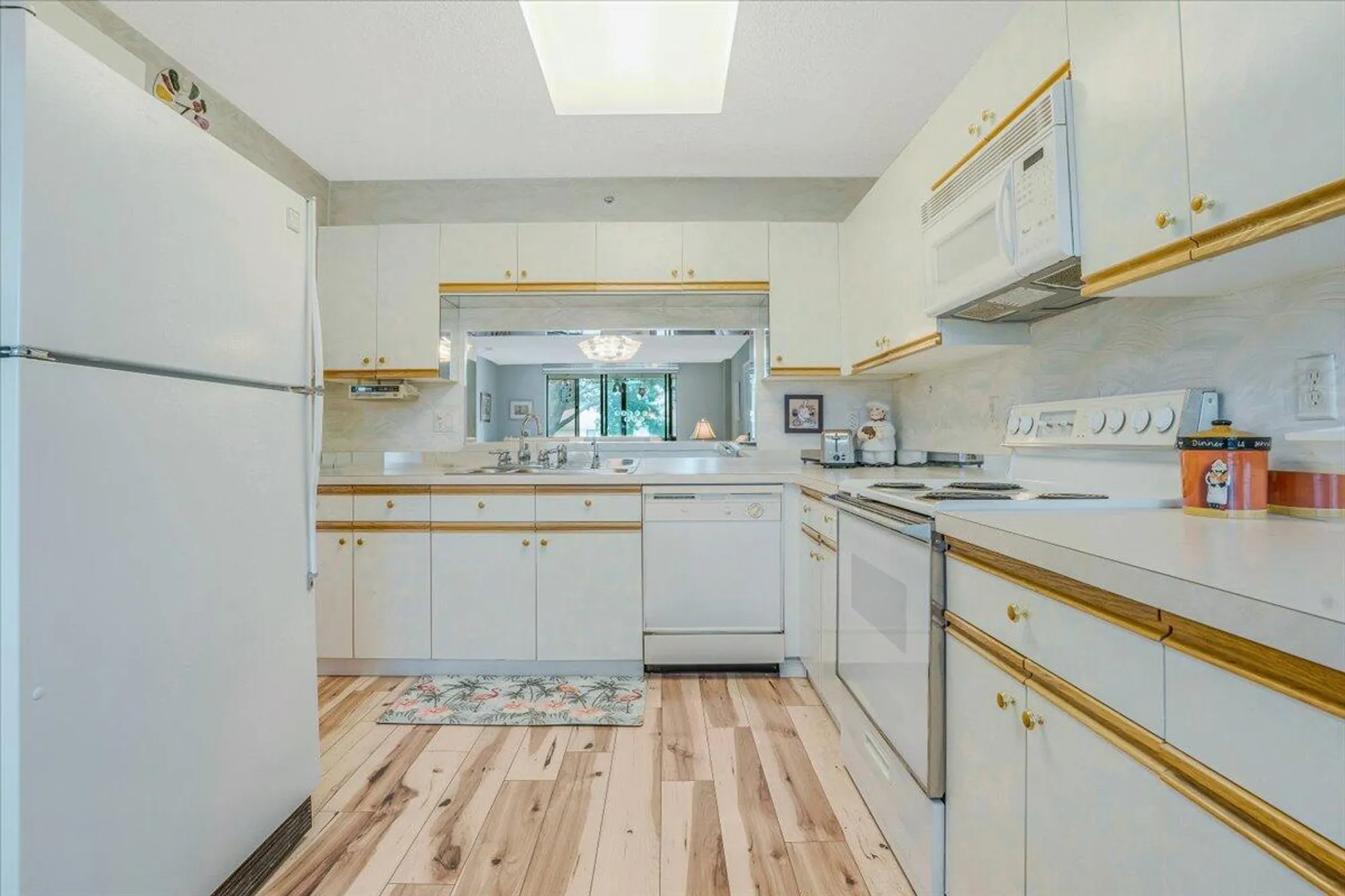 Property Slideshow image 4 of 33 | 15355 lakes of delray blvd 206, Delray Beach, FL, 33484