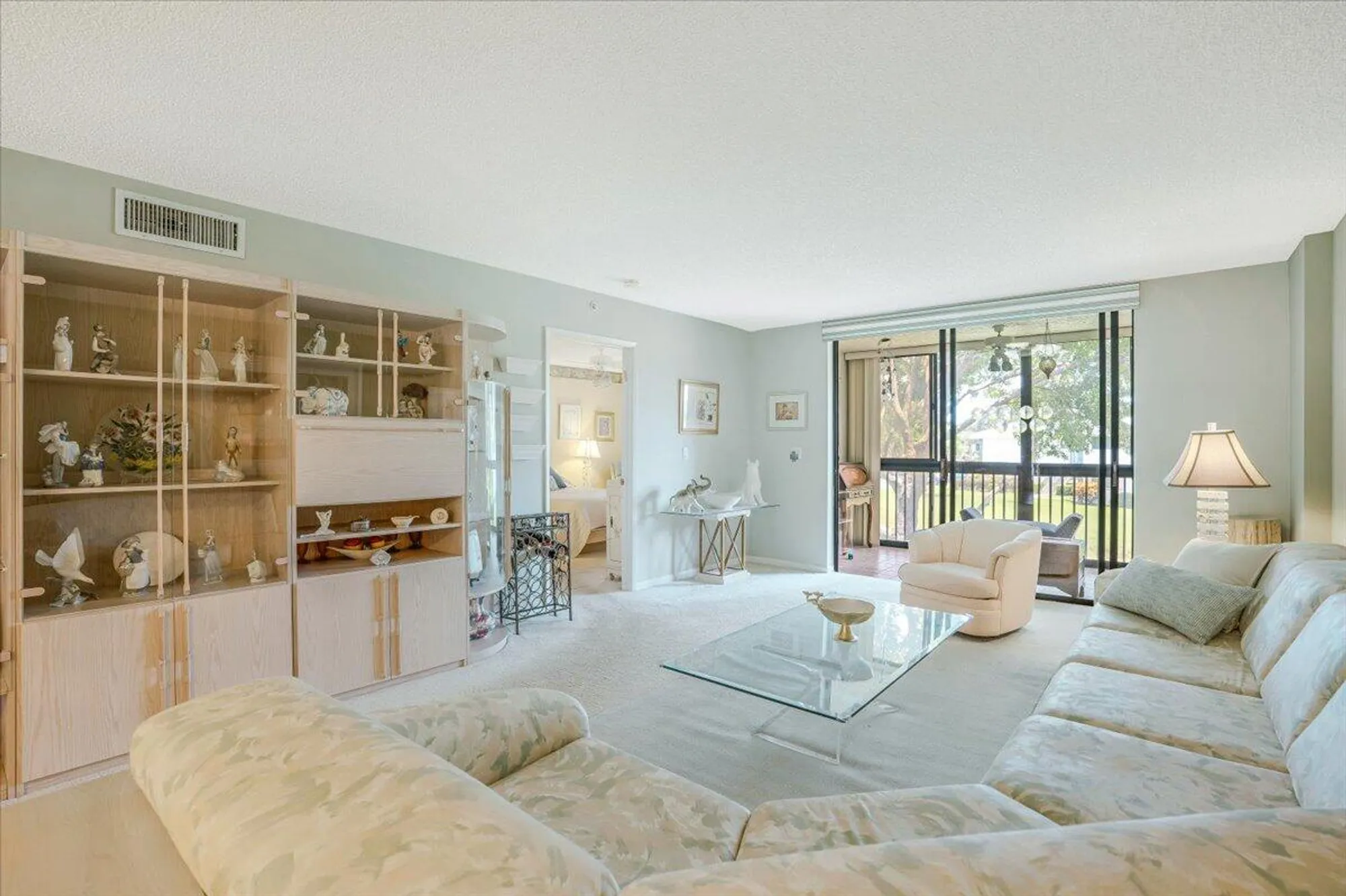 Property Slideshow image 12 of 33 | 15355 lakes of delray blvd 206, Delray Beach, FL, 33484