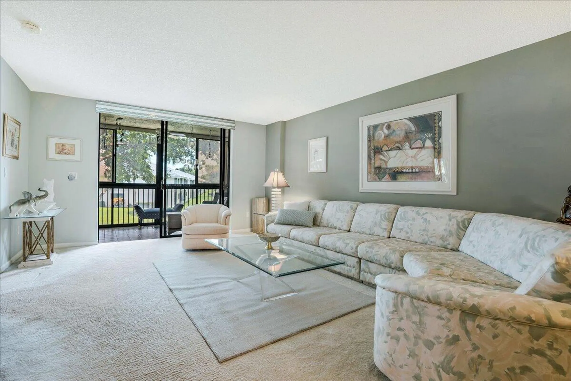 Property Slideshow image 13 of 33 | 15355 lakes of delray blvd 206, Delray Beach, FL, 33484