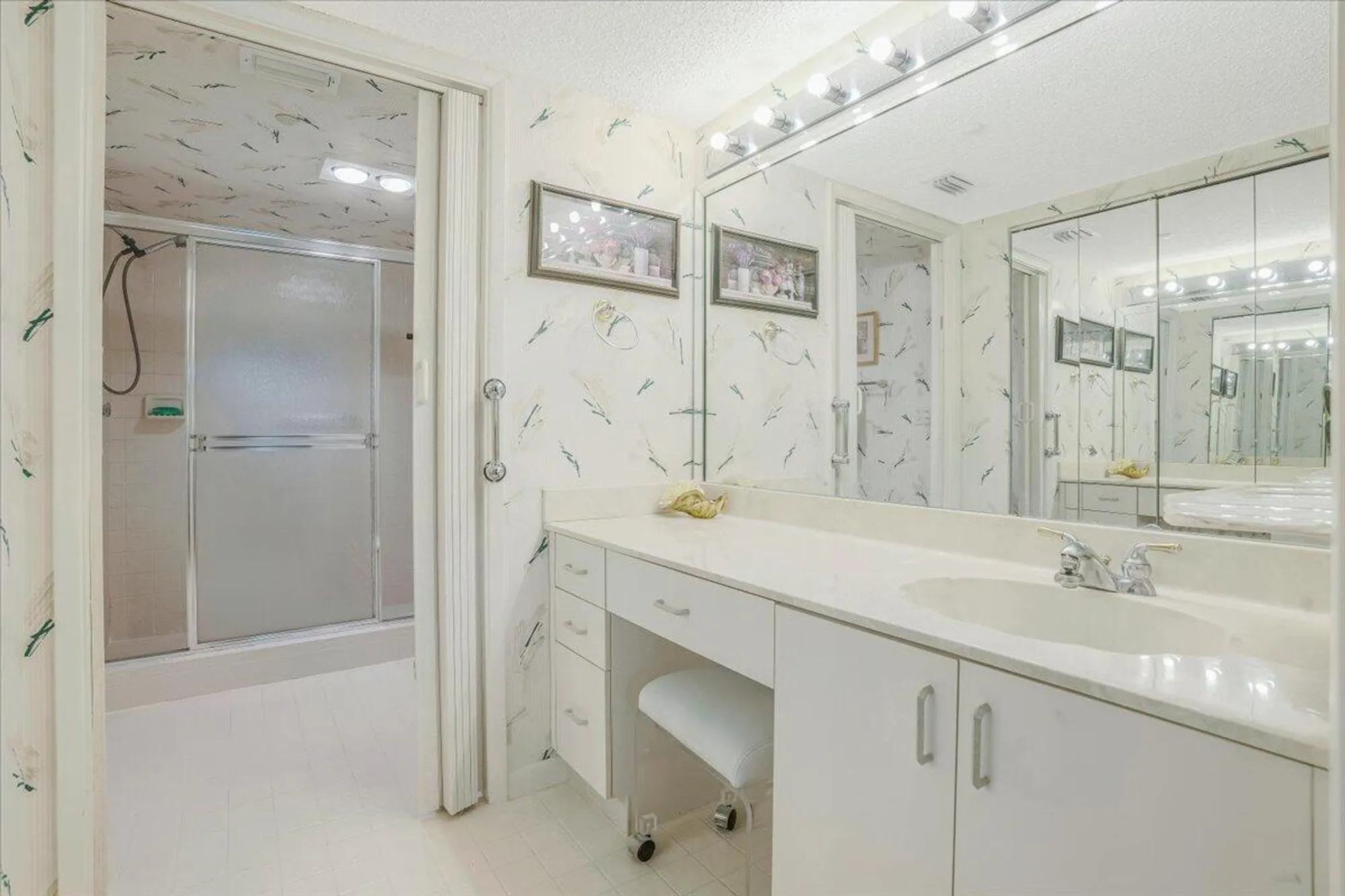 Property Slideshow image 22 of 33 | 15355 lakes of delray blvd 206, Delray Beach, FL, 33484