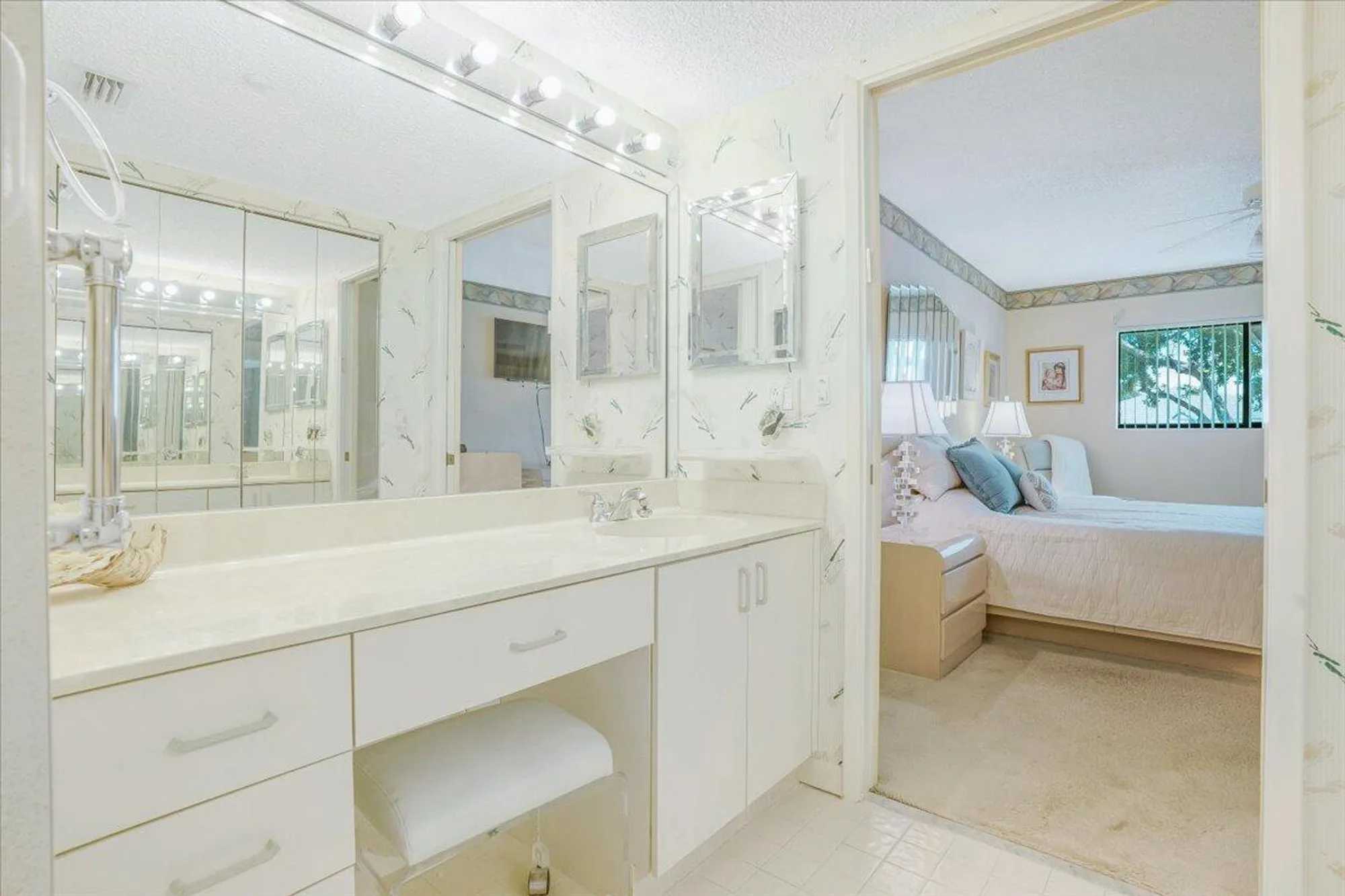 Property Slideshow image 23 of 33 | 15355 lakes of delray blvd 206, Delray Beach, FL, 33484
