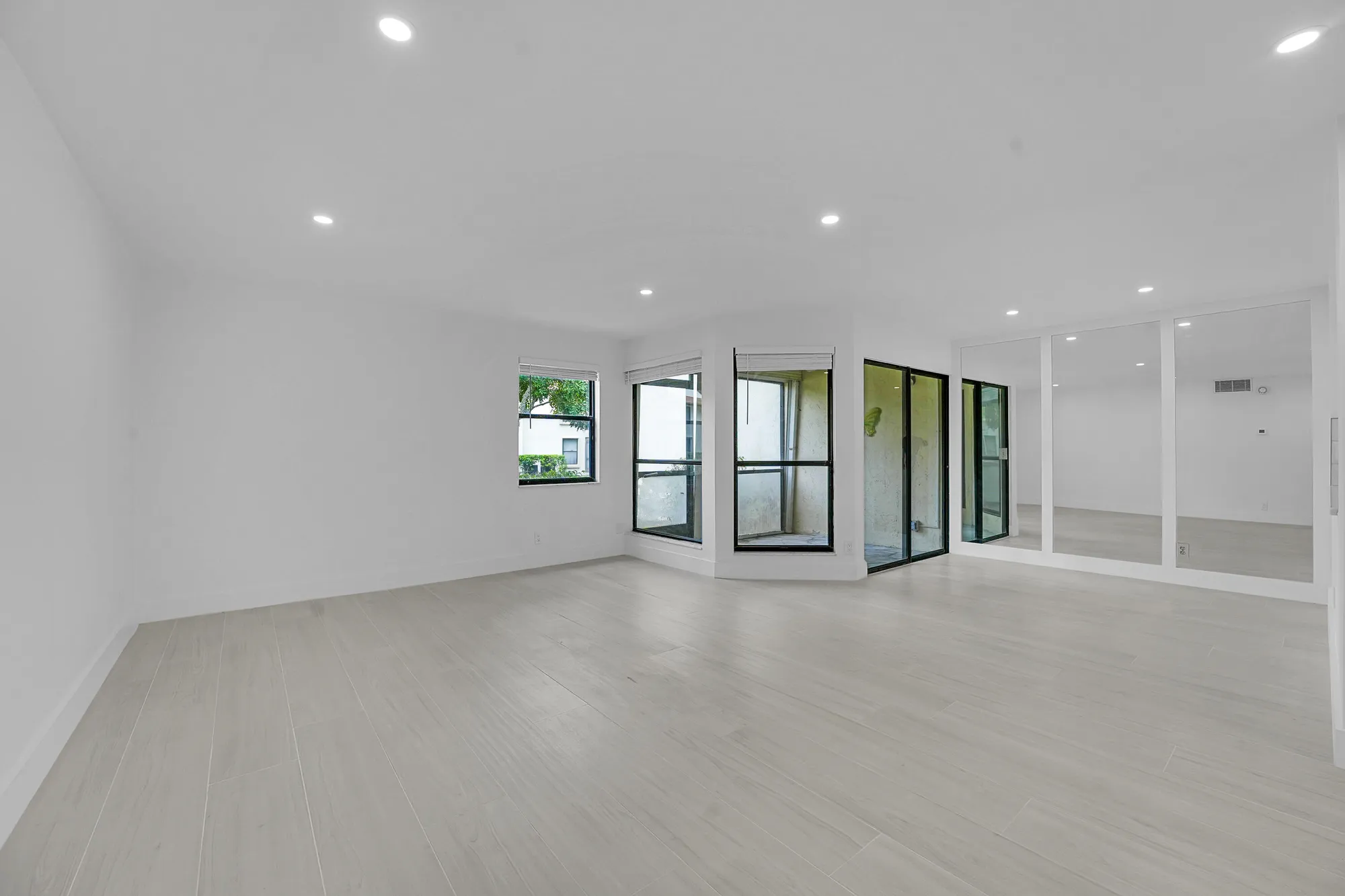 Property Slideshow image 6 of 24 | 3373 lucerne park dr, Greenacres, FL, 33467