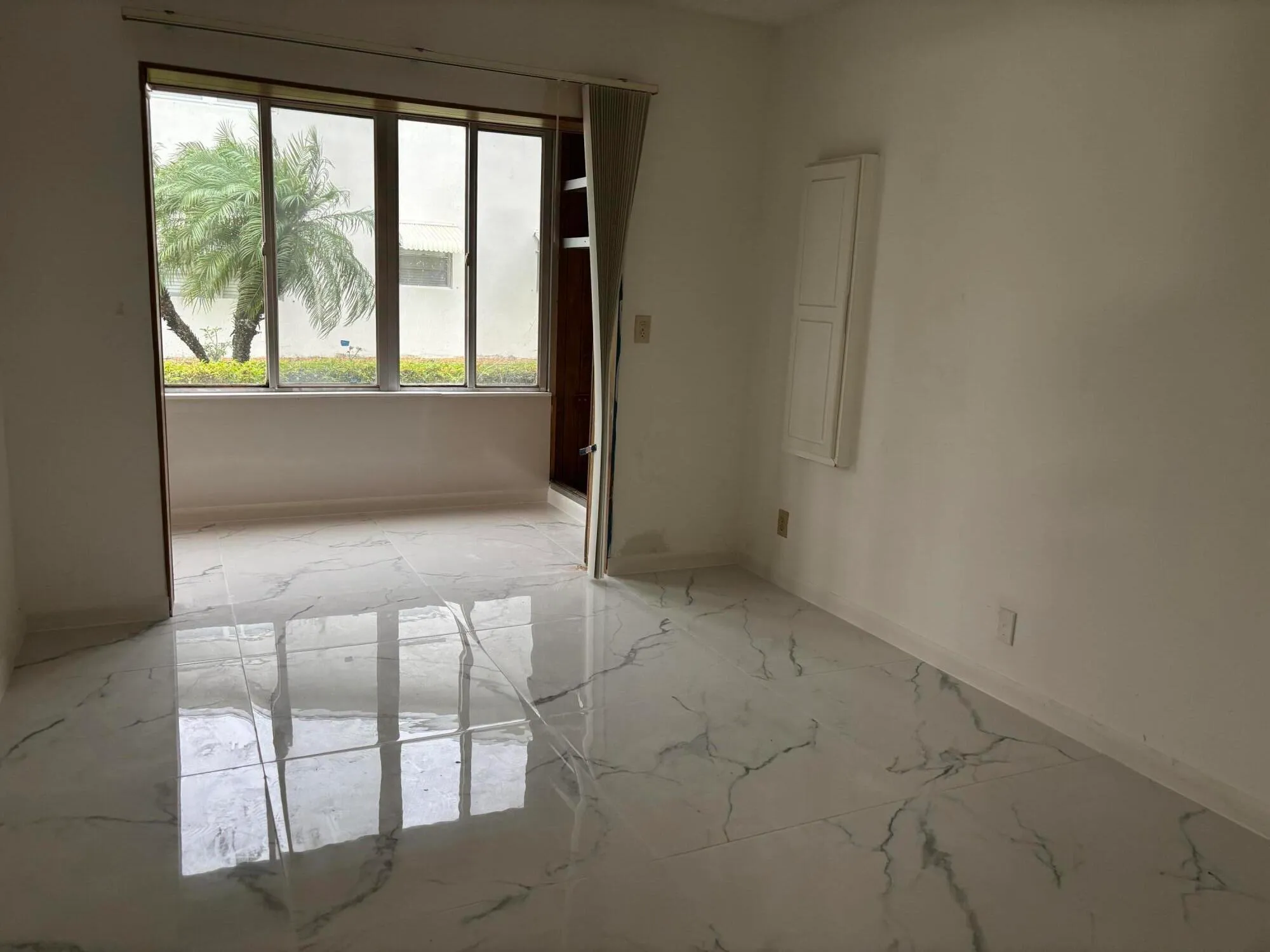 Property Slideshow image 3 of 14 | 204 salisbury i # 204, West Palm Beach, FL, 33417