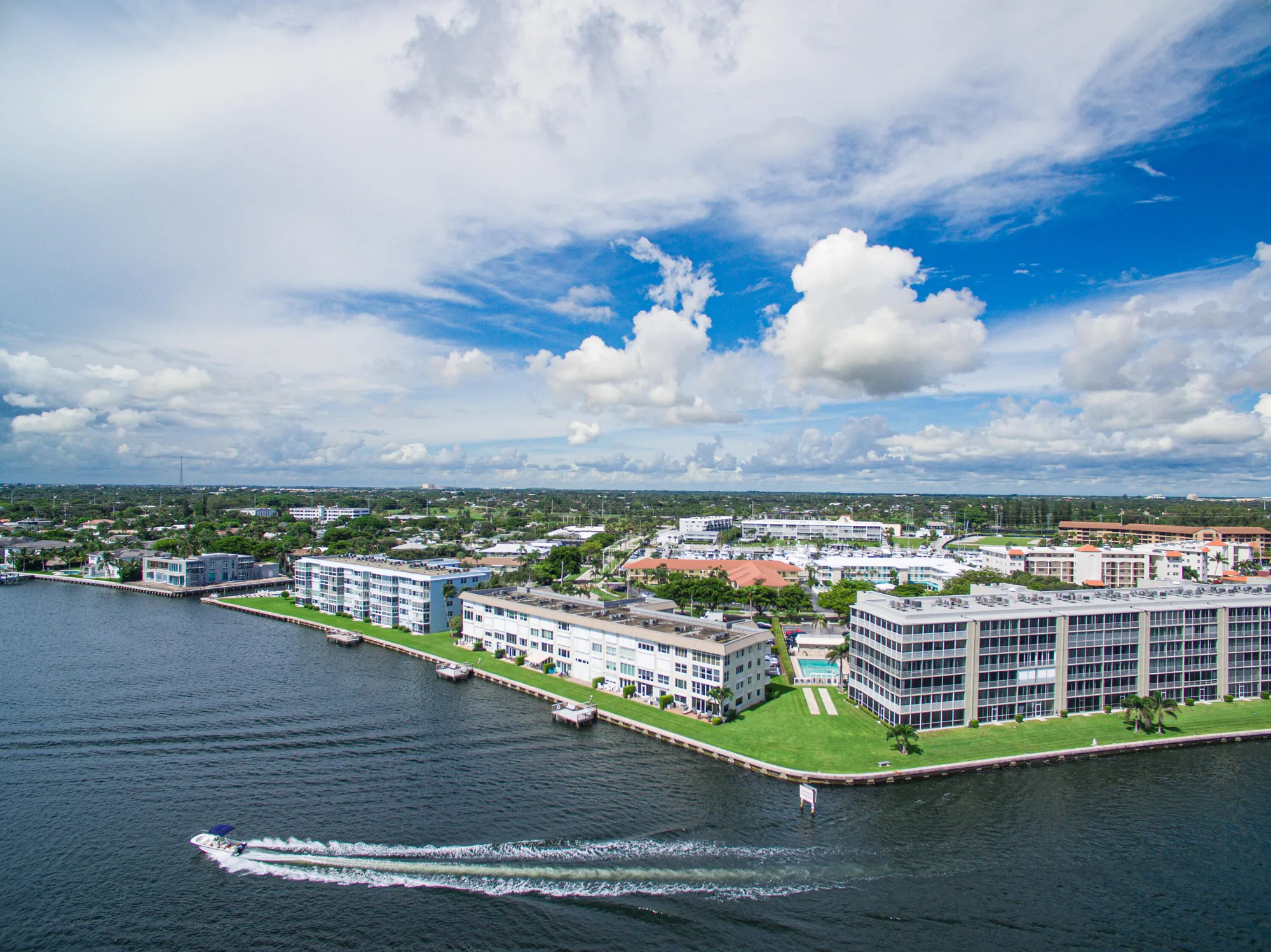 Property Slideshow image 23 of 29 | 52 yacht club dr apt 303, North Palm Beach, FL, 33408