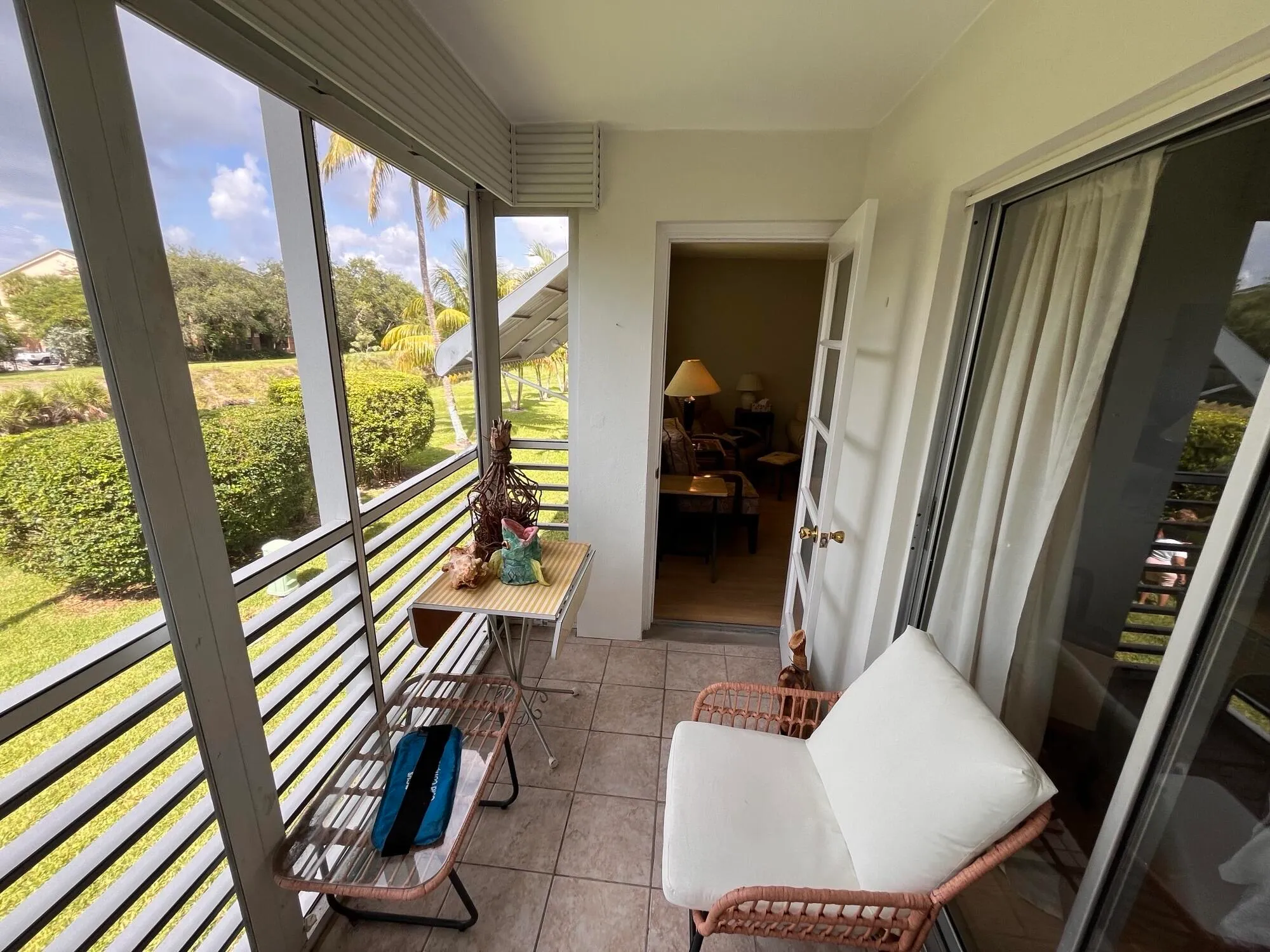 Property Slideshow image 10 of 12 | 2812 garden dr 206, Lake Worth, FL, 33461