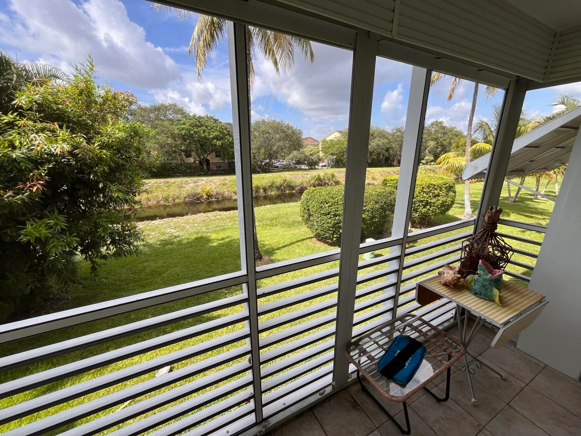 Property Slideshow image 11 of 12 | 2812 garden dr 206, Lake Worth, FL, 33461