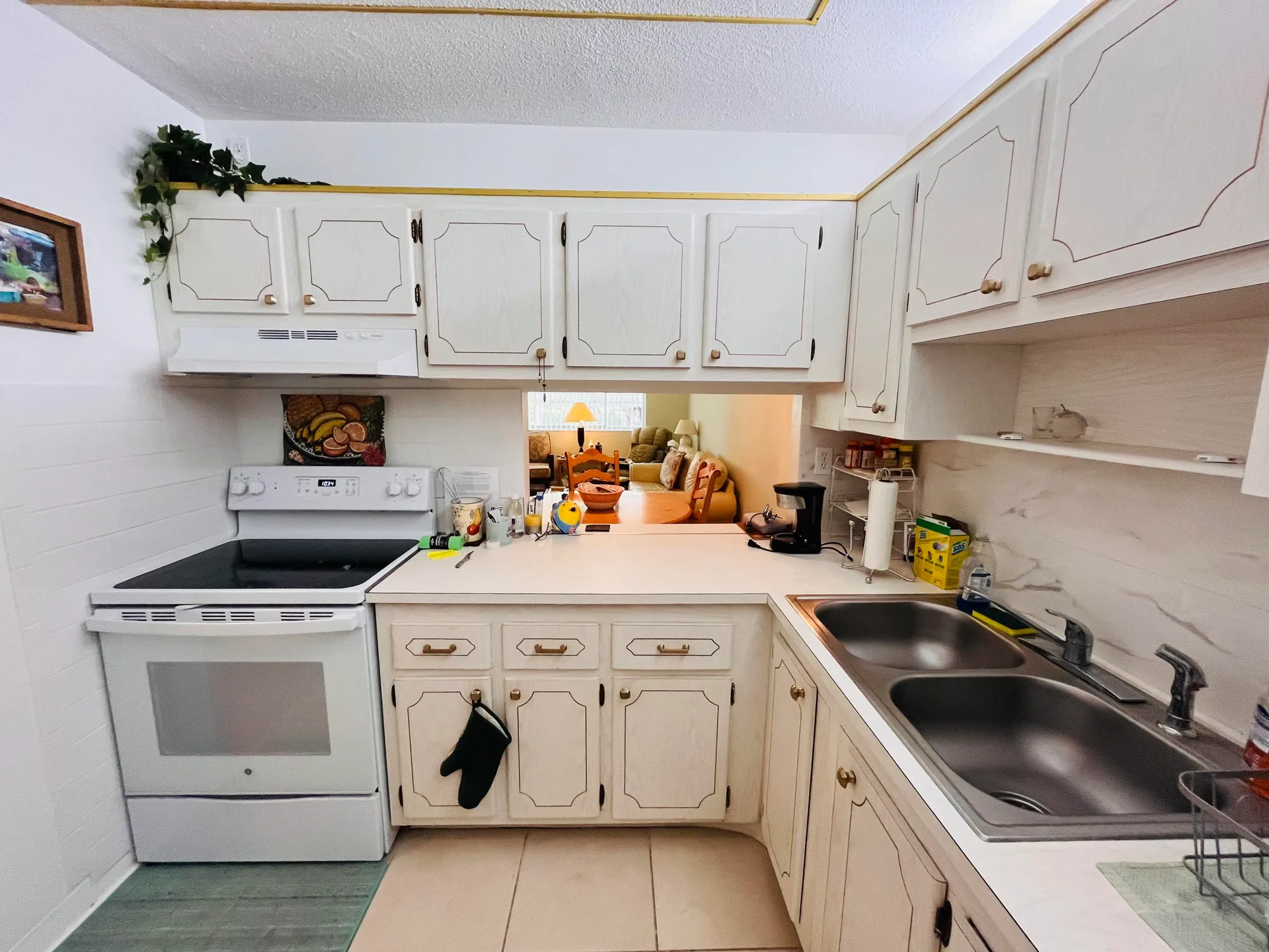 Property Slideshow image 7 of 12 | 2812 garden dr 206, Lake Worth, FL, 33461