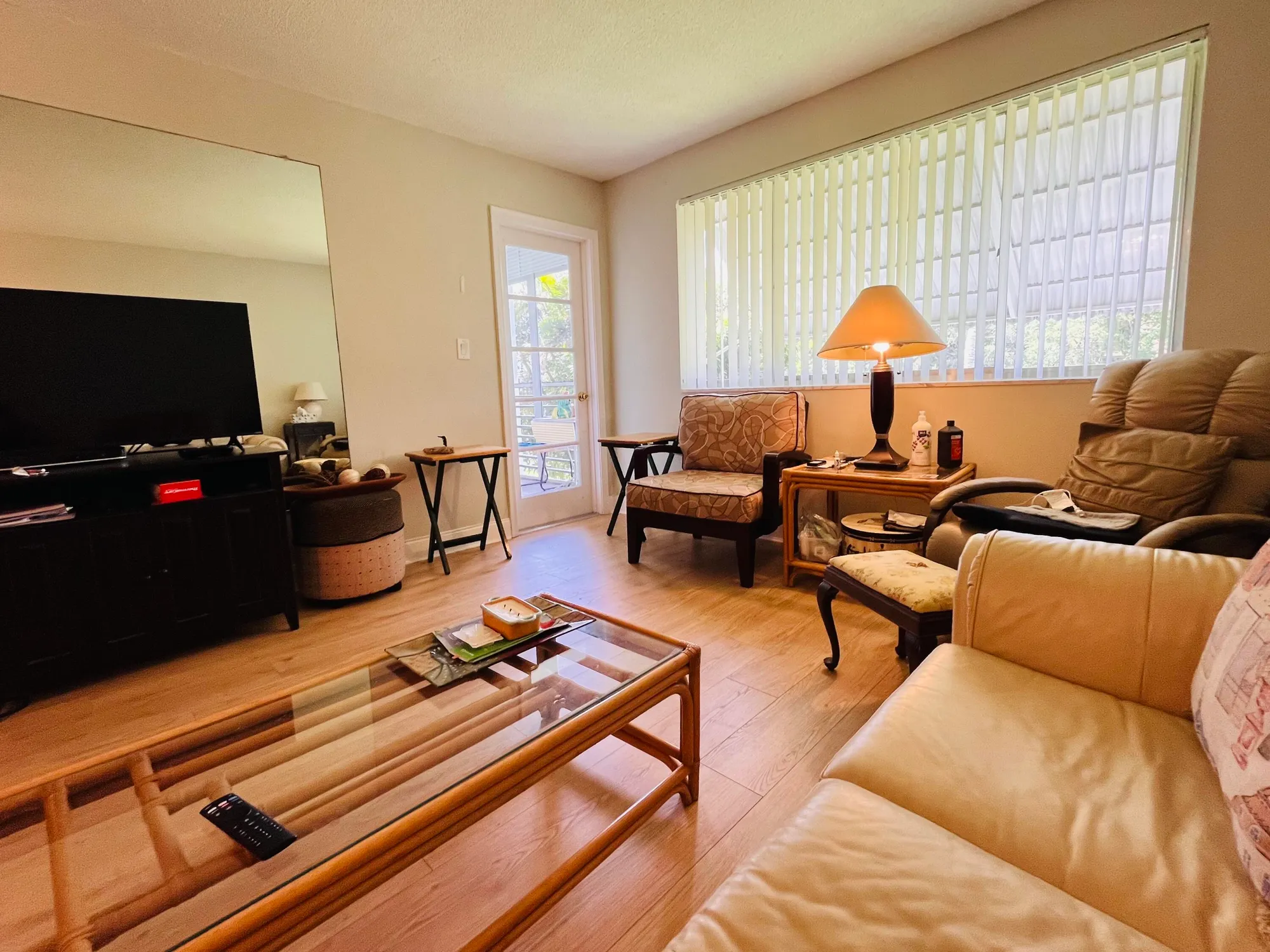 Property Slideshow image 8 of 12 | 2812 garden dr 206, Lake Worth, FL, 33461