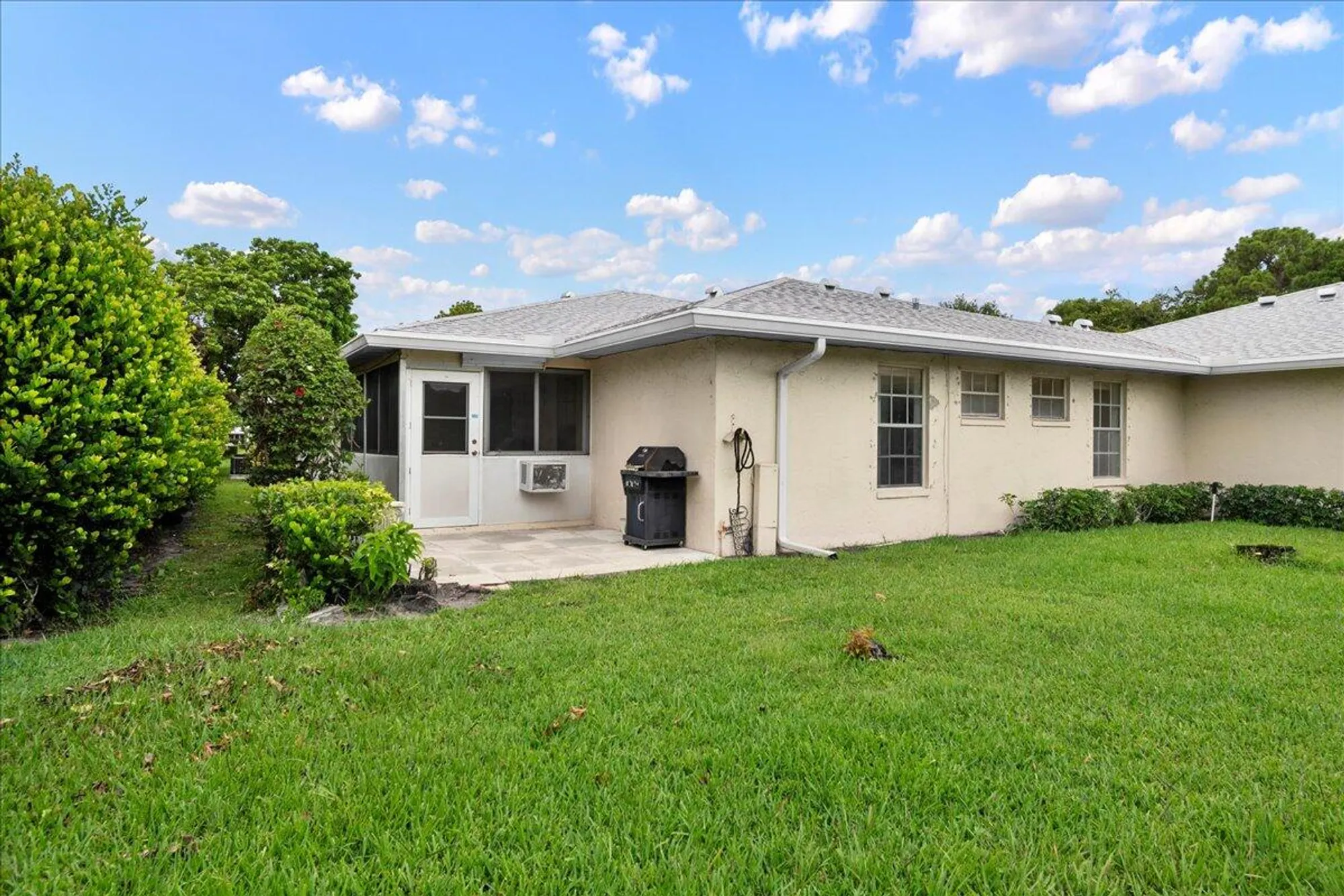 Property Slideshow image 15 of 32 | 374 bennington ln, Lake Worth, FL, 33467