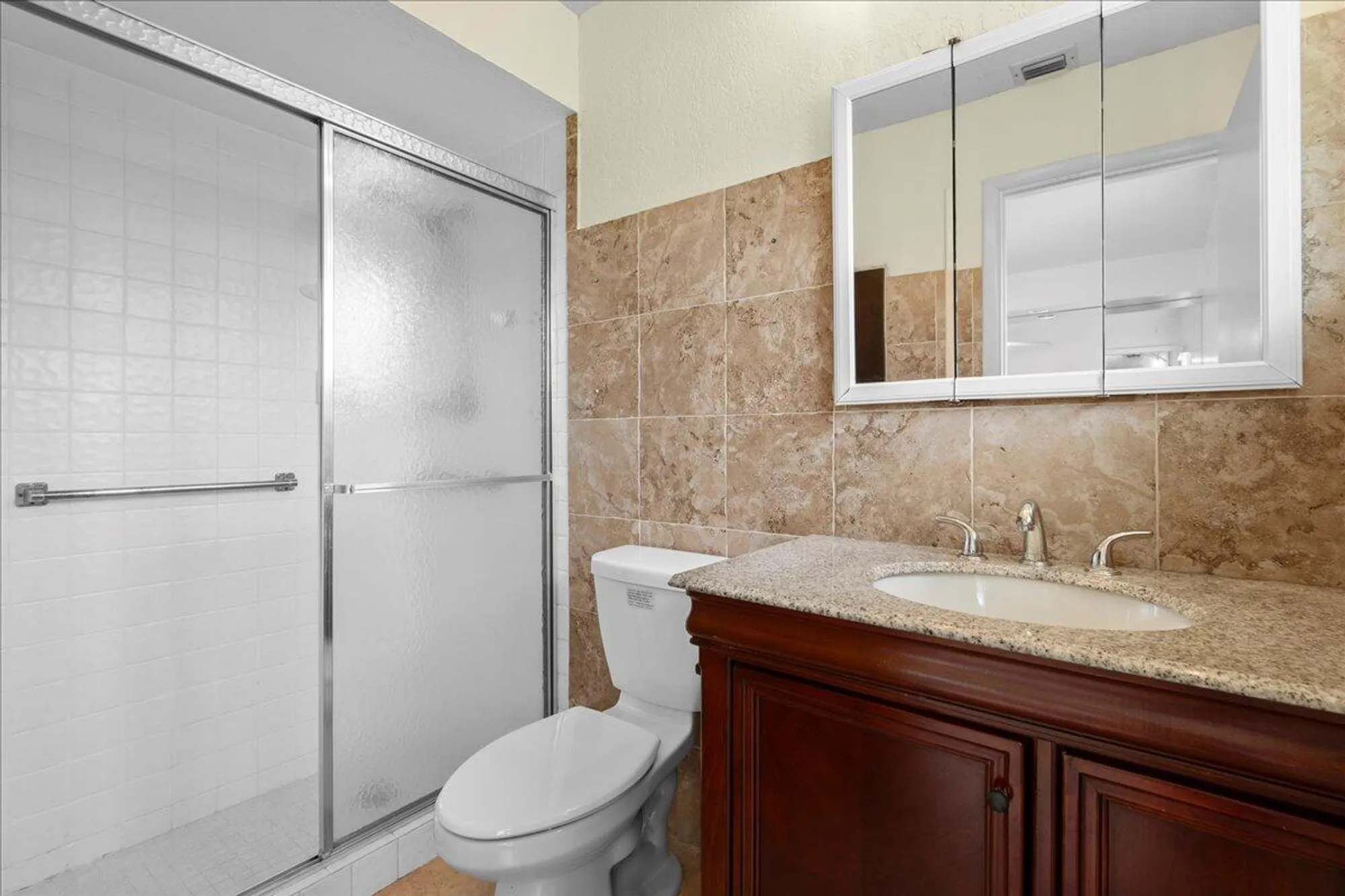 Property Slideshow image 9 of 32 | 374 bennington ln, Lake Worth, FL, 33467