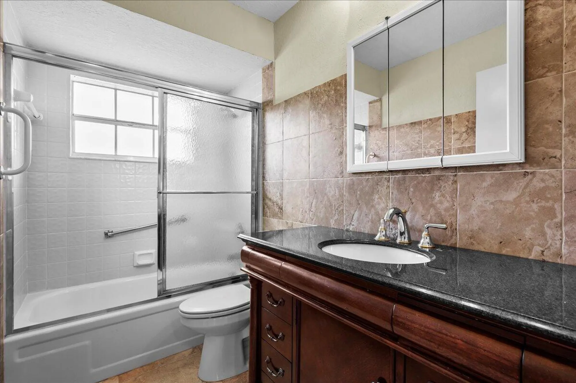 Property Slideshow image 10 of 32 | 374 bennington ln, Lake Worth, FL, 33467