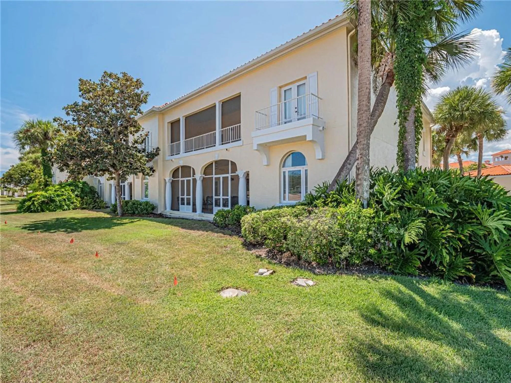 Property Slideshow image 5 of 31 | 5010 harmony cir apt 203, Vero Beach, FL, 32967