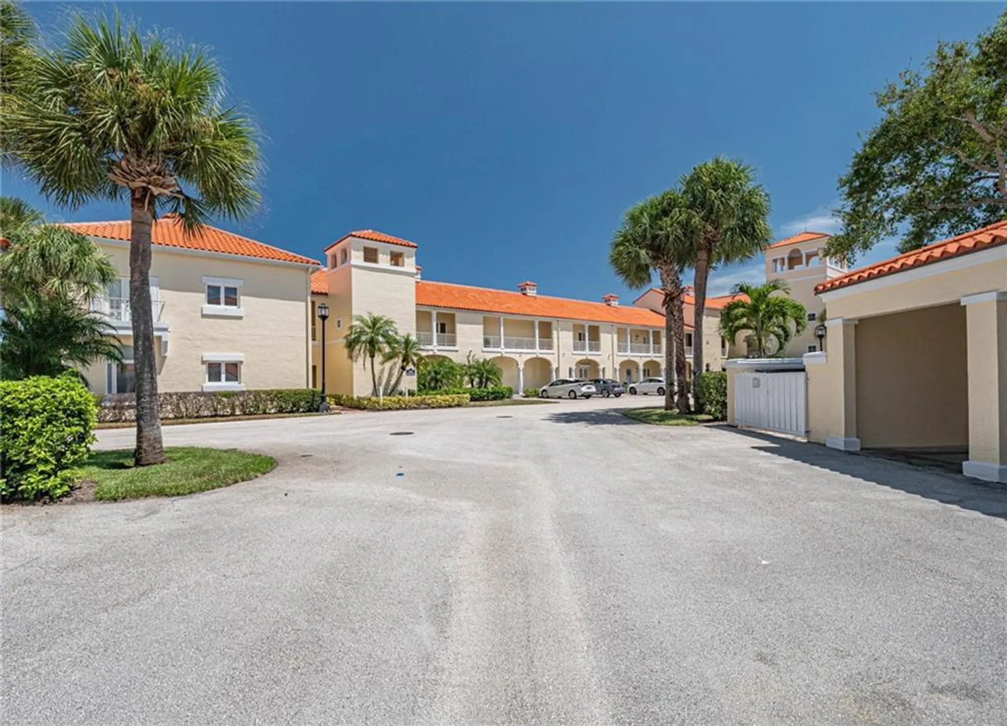Property Slideshow image 6 of 31 | 5010 harmony cir apt 203, Vero Beach, FL, 32967
