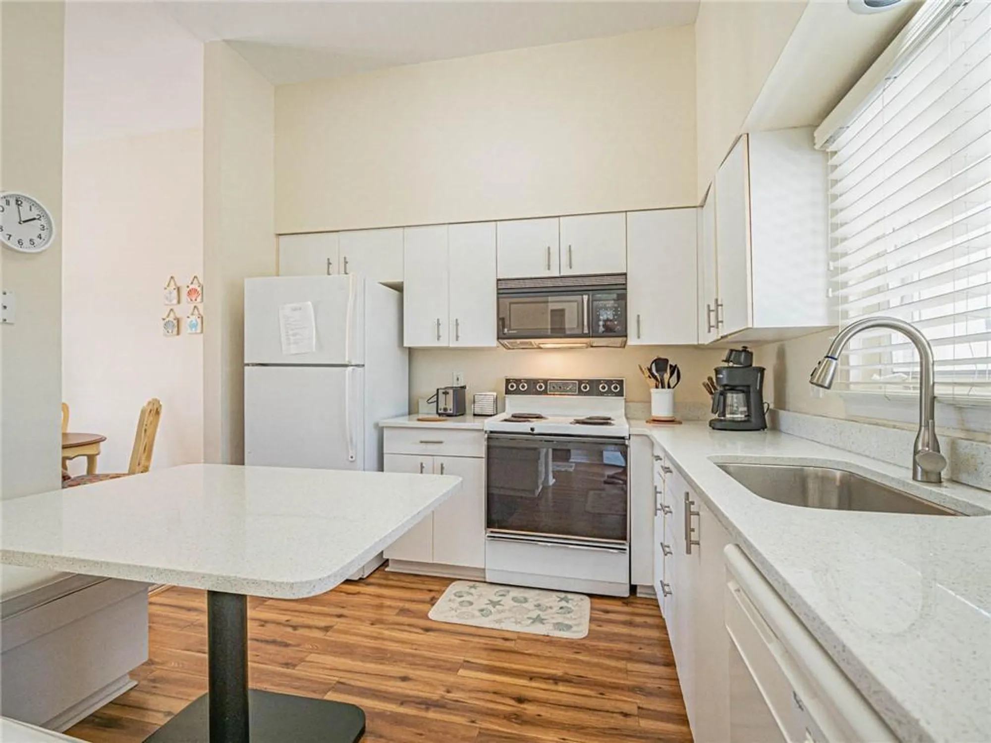 Property Slideshow image 13 of 31 | 5010 harmony cir apt 203, Vero Beach, FL, 32967