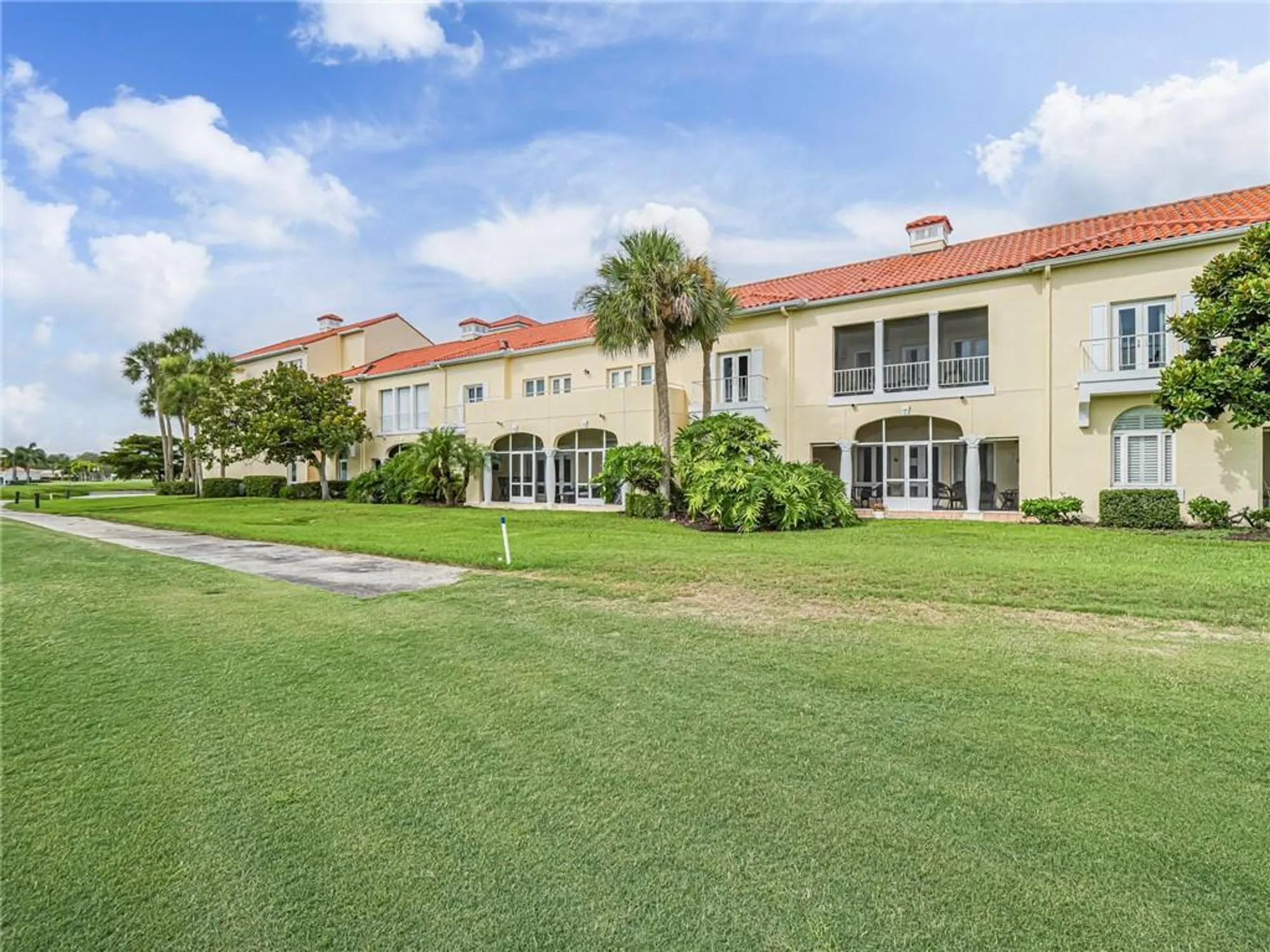 Property Slideshow image 24 of 31 | 5010 harmony cir apt 203, Vero Beach, FL, 32967