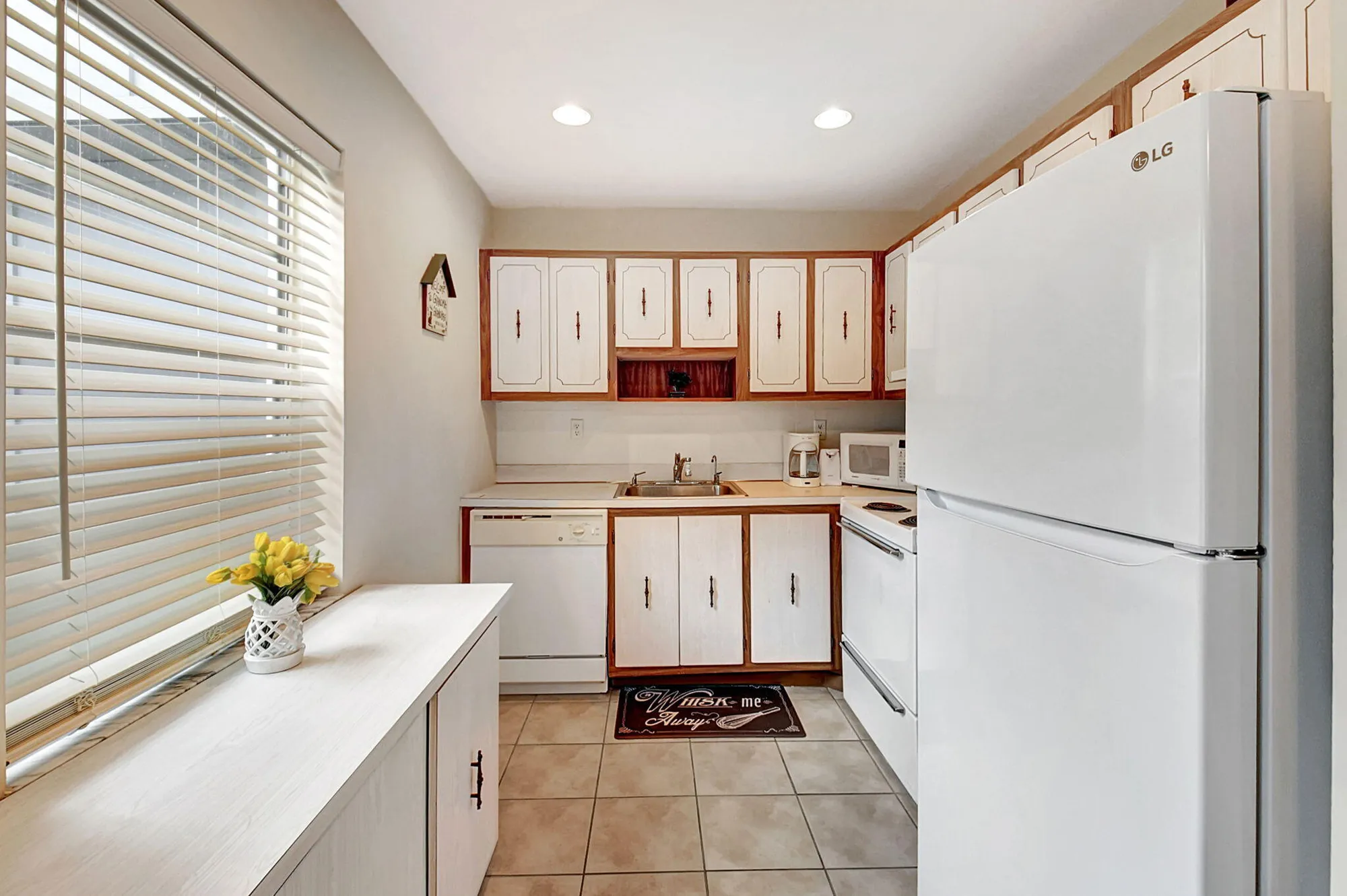 Property Slideshow image 7 of 50 | 428 normandy i i, Delray Beach, FL, 33484