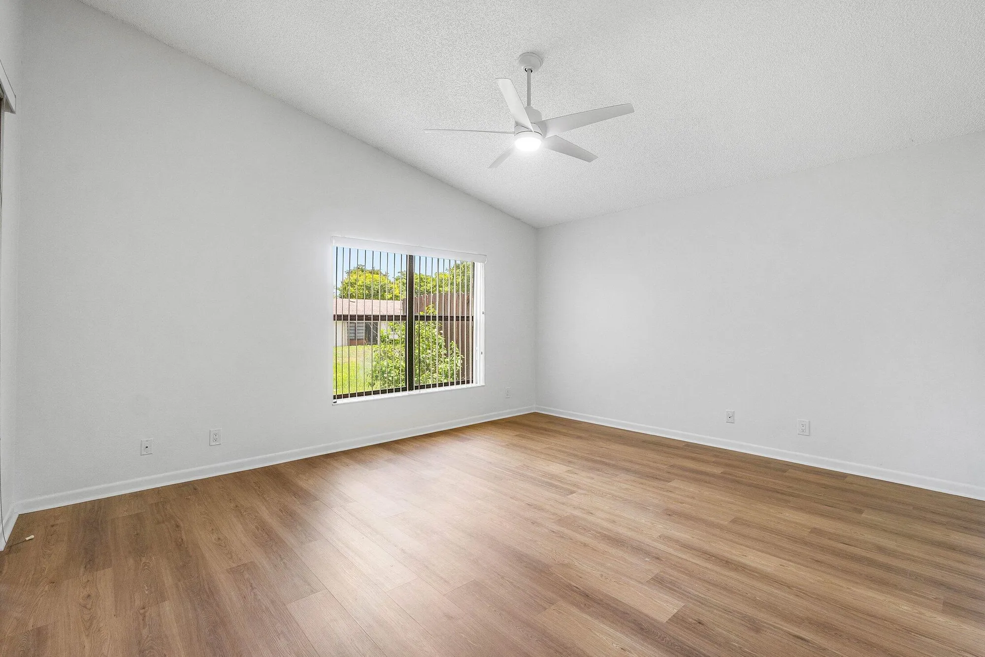 Property Slideshow image 17 of 40 | 4932 boxwood cir, Boynton Beach, FL, 33436