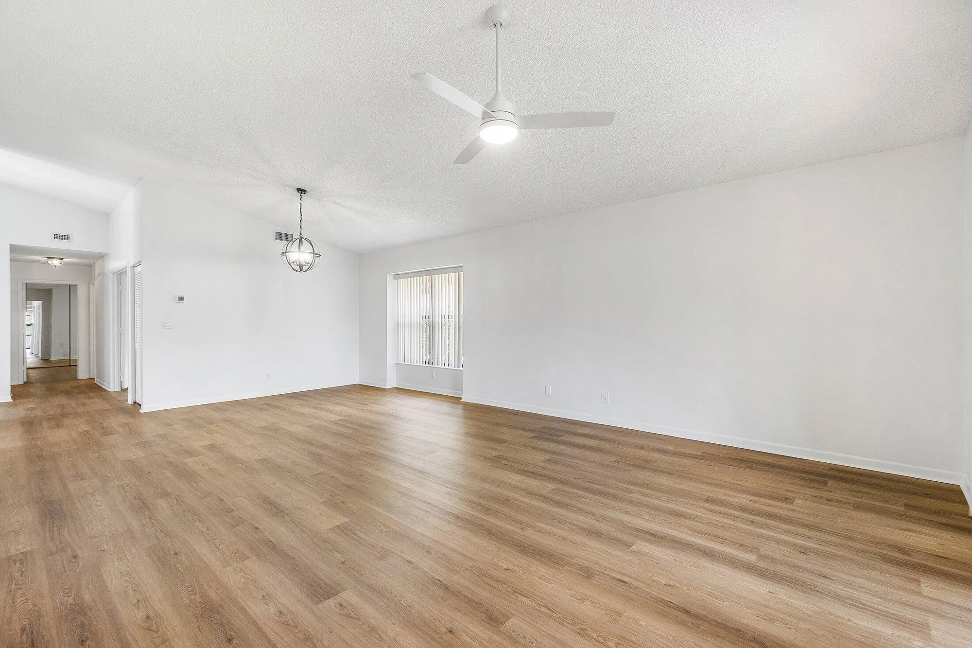 Property Slideshow image 8 of 40 | 4932 boxwood cir, Boynton Beach, FL, 33436