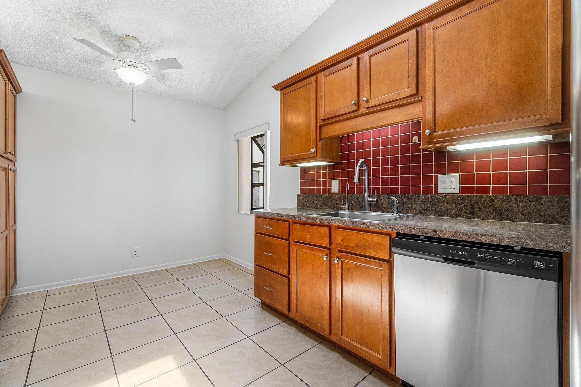 Property Slideshow image 11 of 40 | 4932 boxwood cir, Boynton Beach, FL, 33436